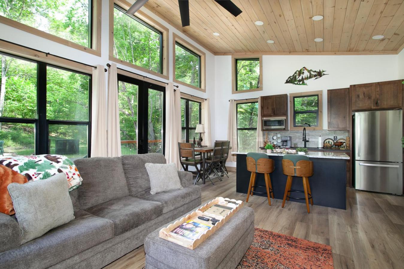 One-Bedroom House photo 2