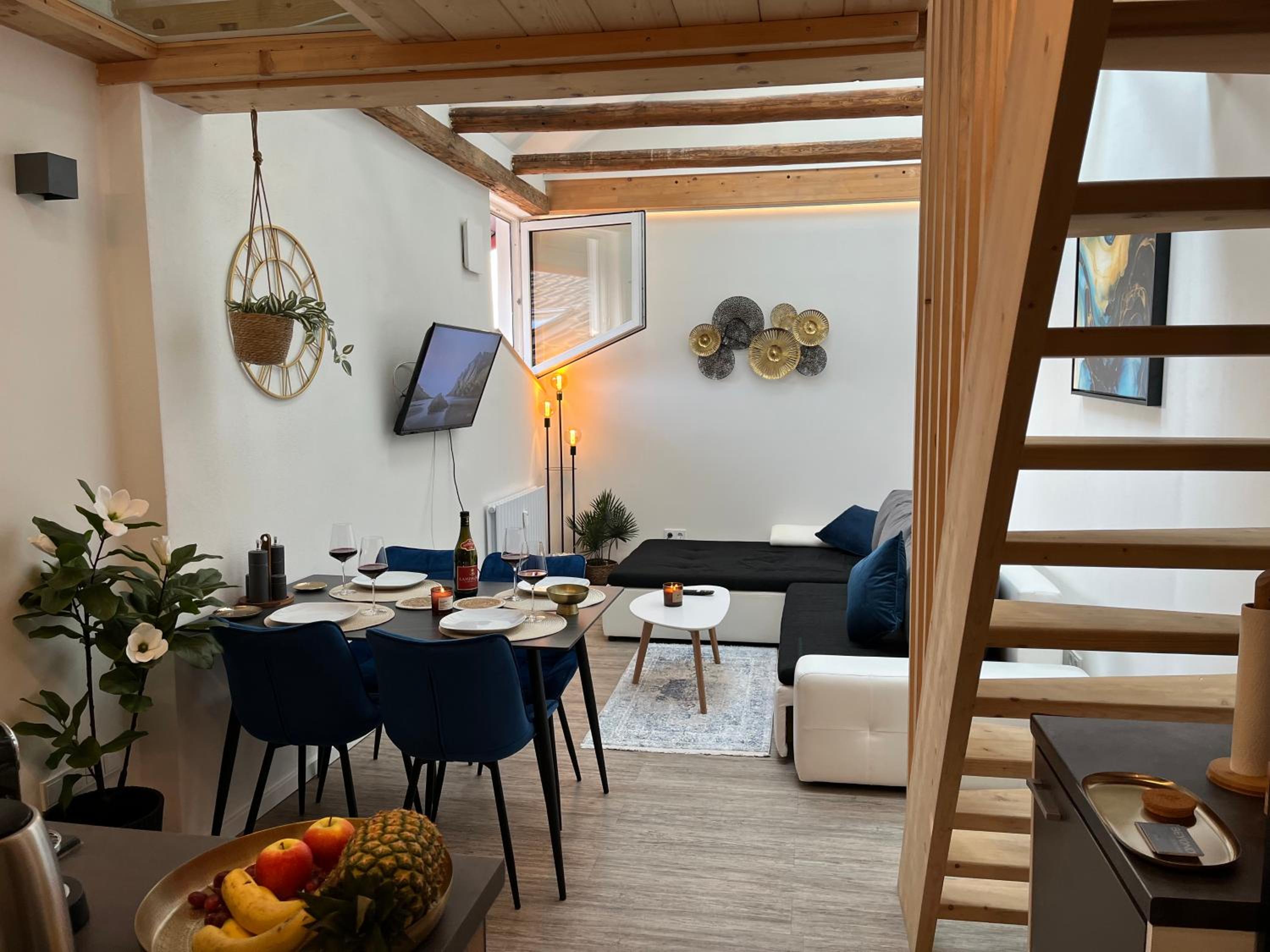 One-bedroom Loft Apartment 