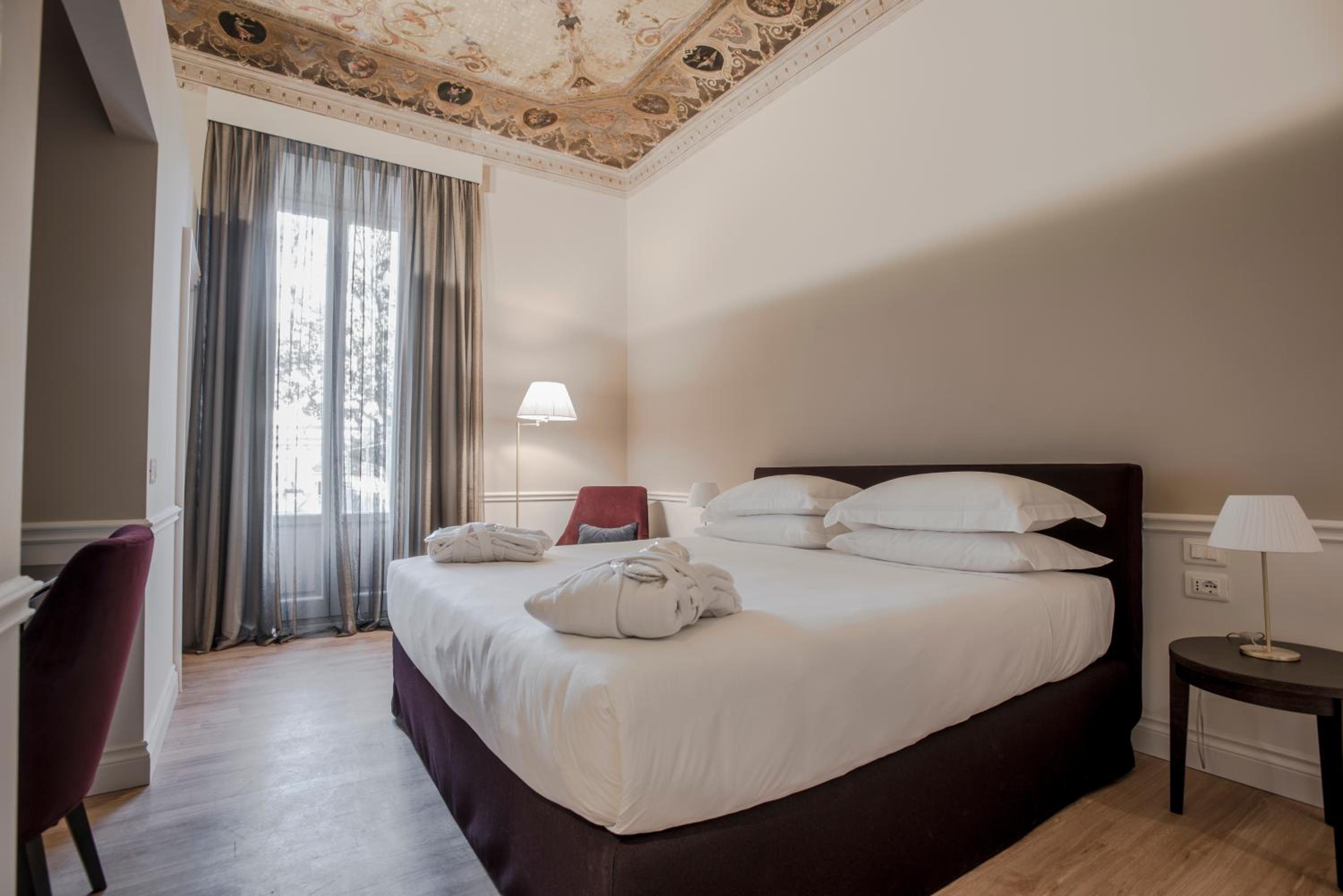 Deluxe Double Room with Spa Access photo 1
