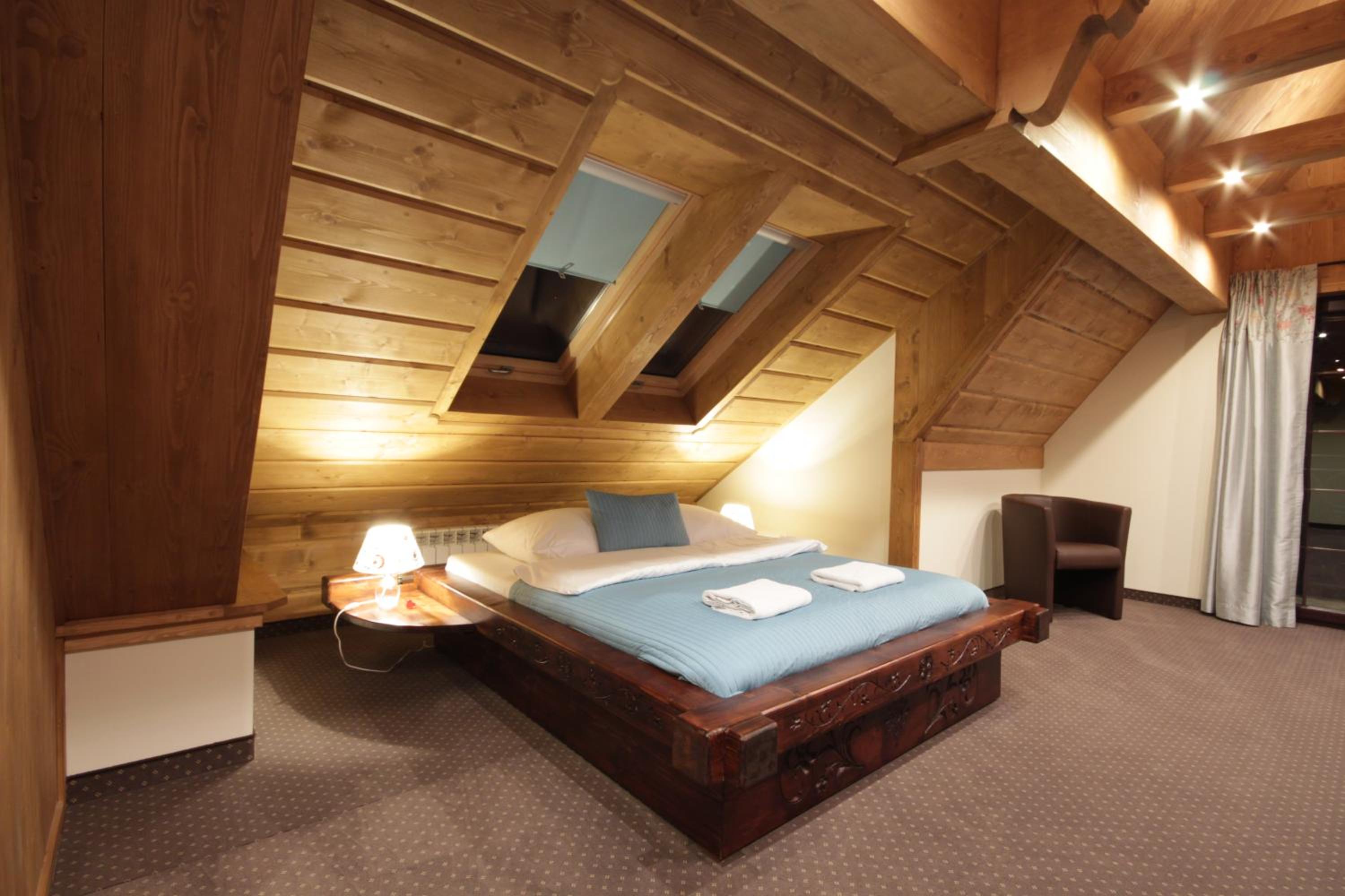 Comfort Double Room with Balcony and Mountain View