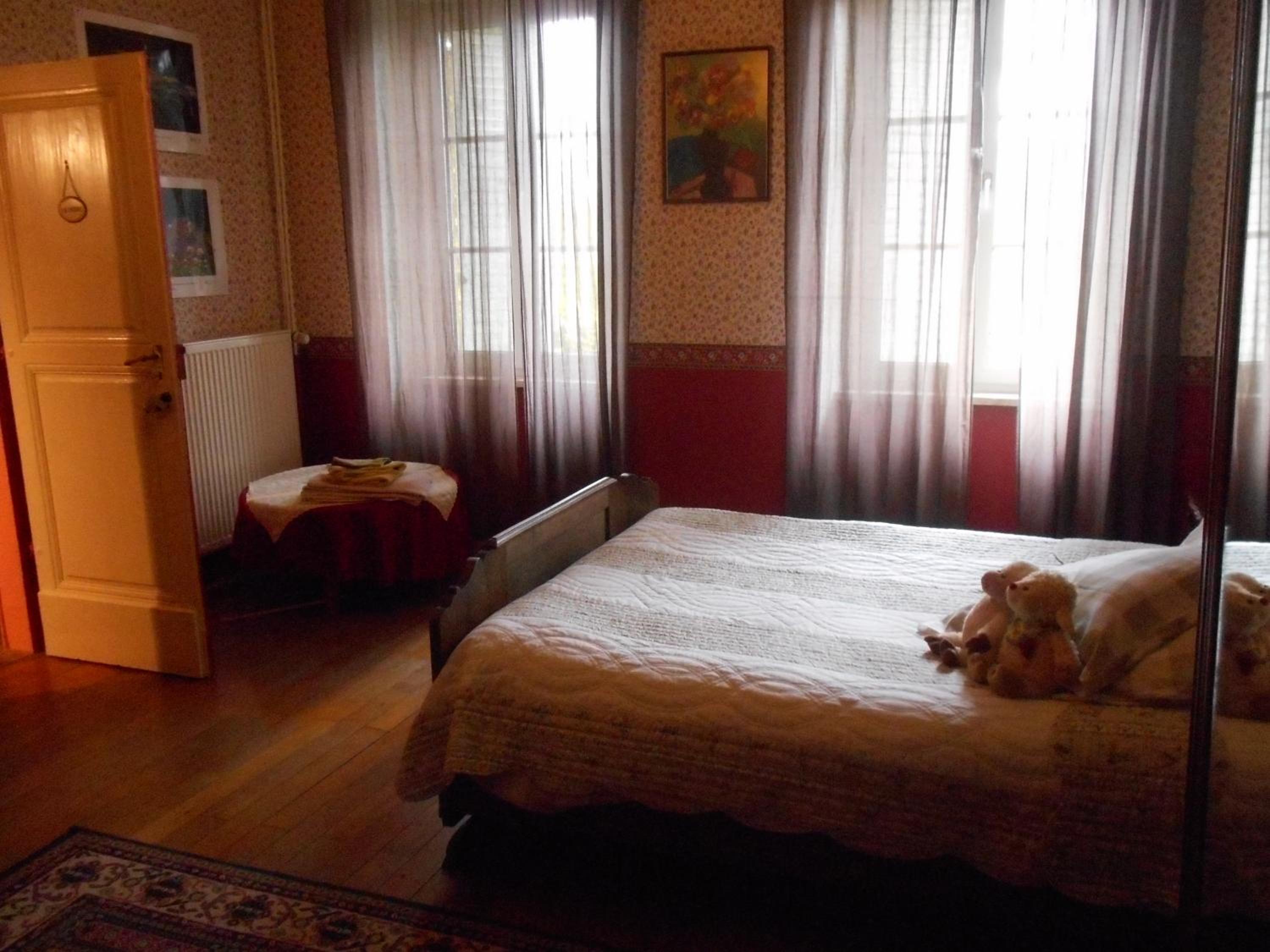 Family Room - Photo 5