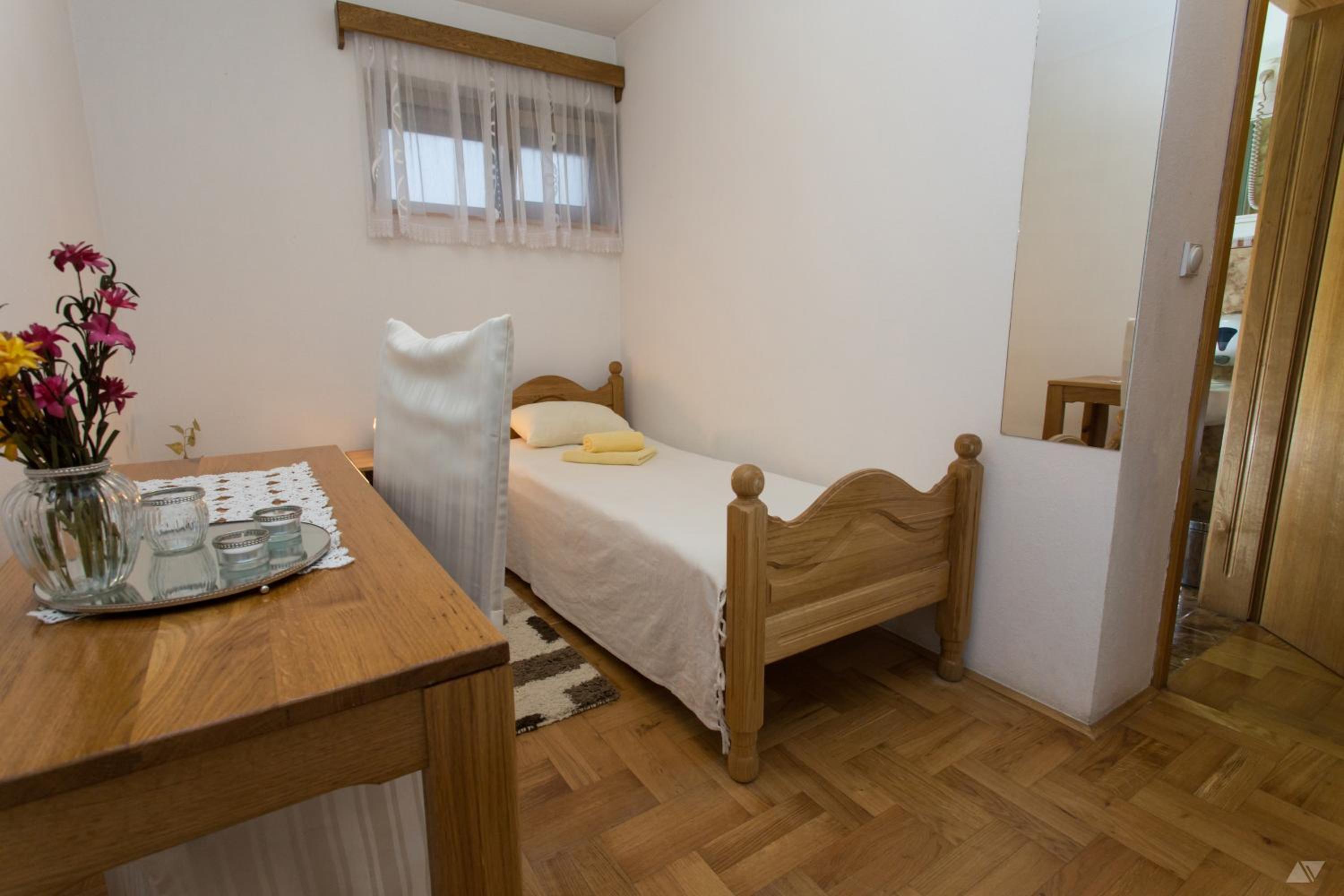 Single Room photo 1