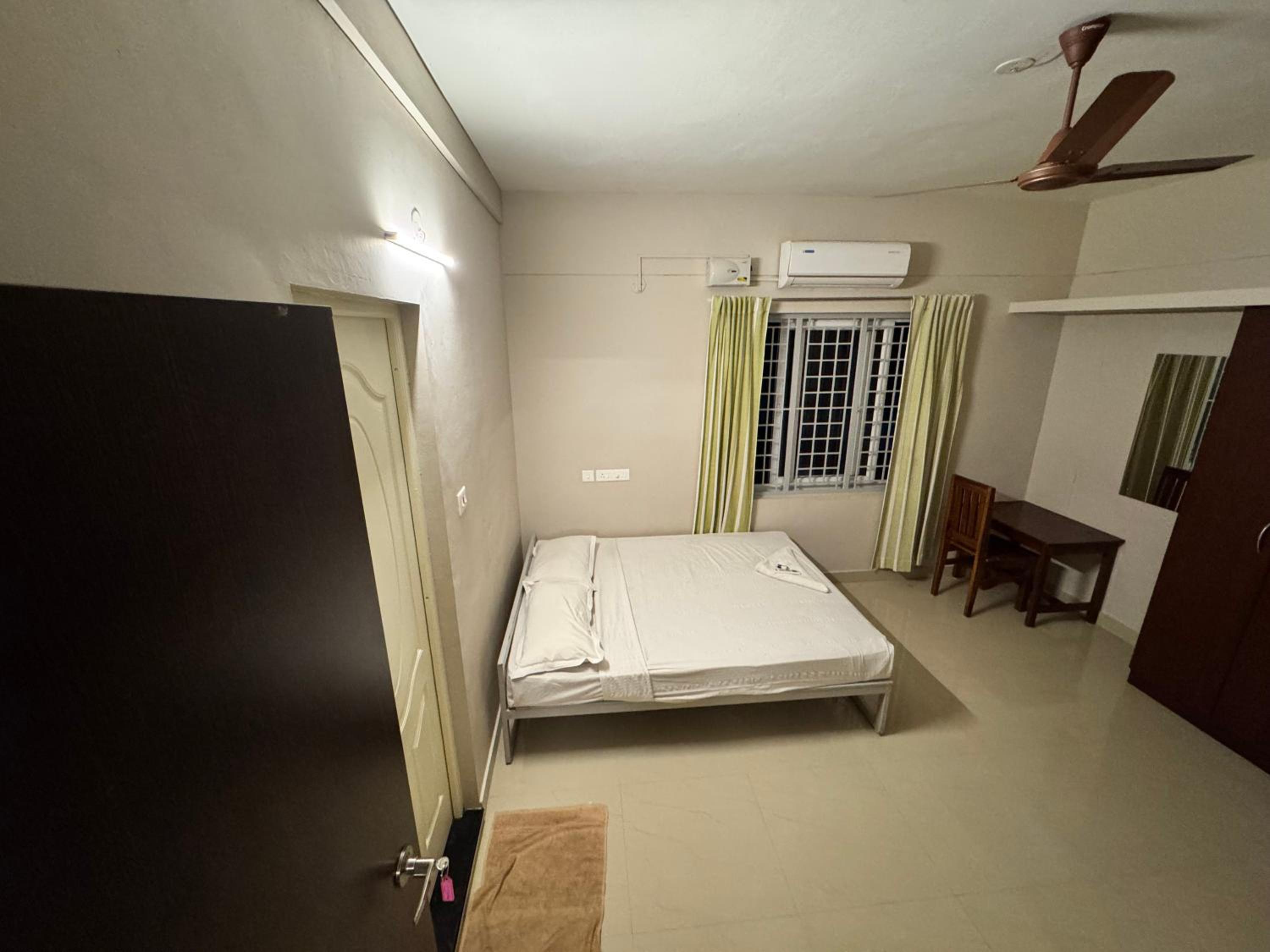 Two-Bedroom Superior Apartment - Photo 8