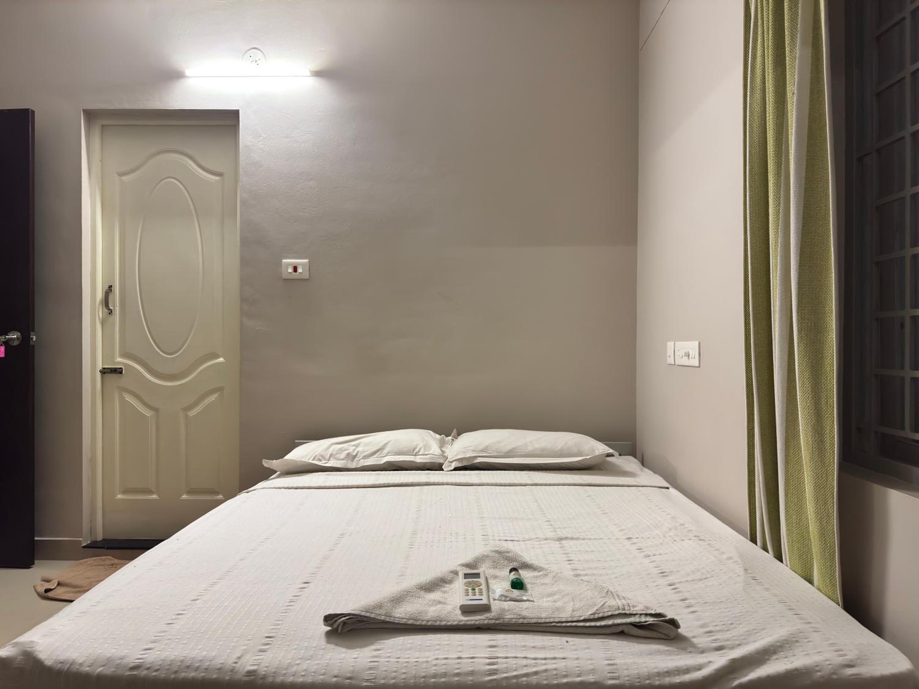 Two-Bedroom Superior Apartment - Photo 16