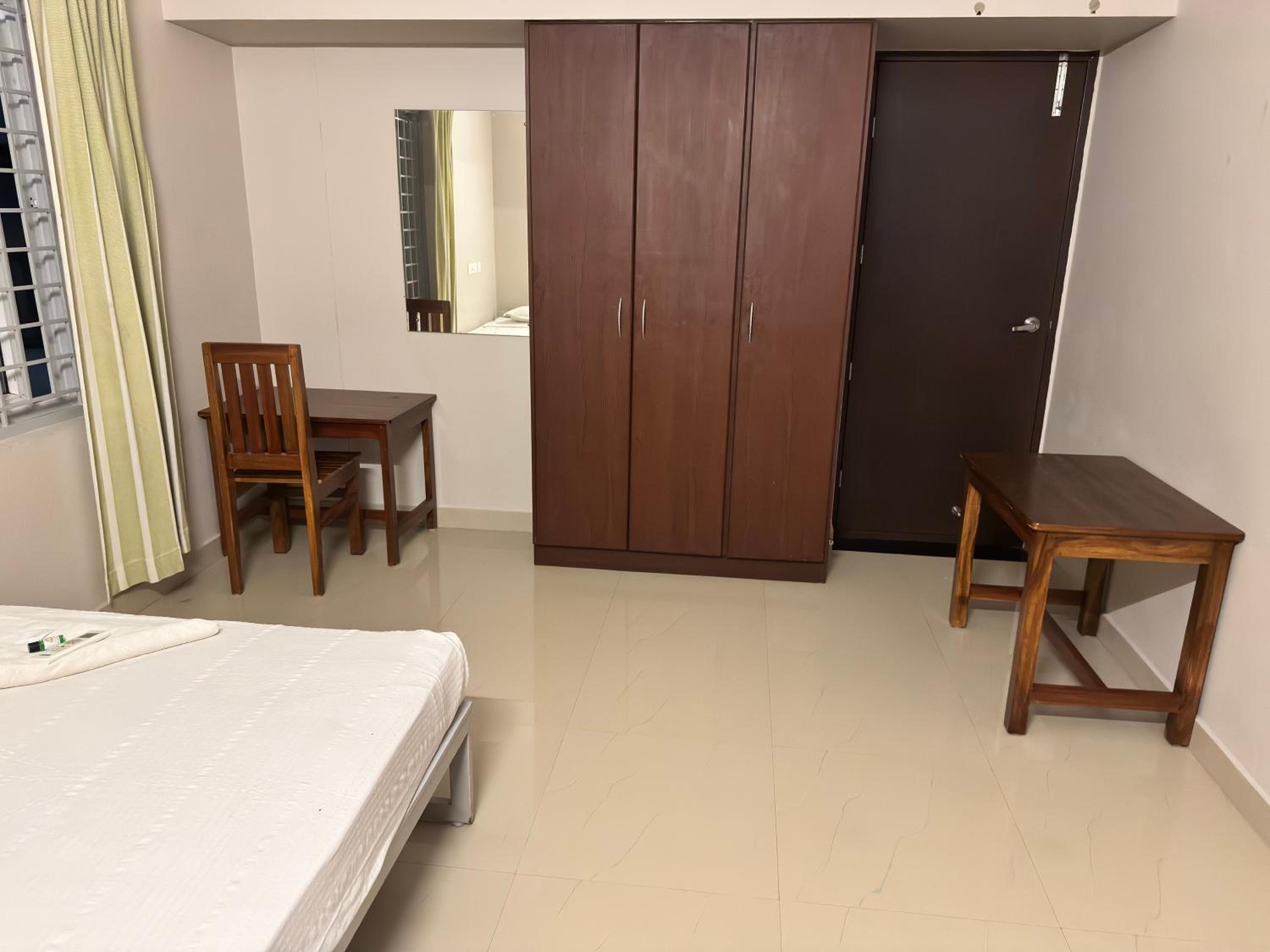 Two-Bedroom Superior Apartment - Photo 12