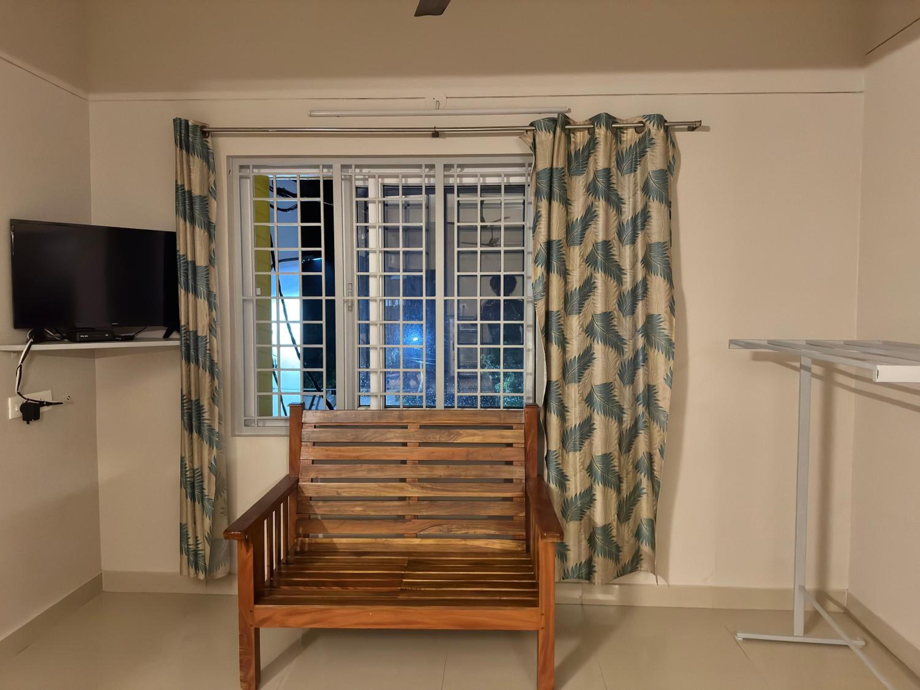 Two-Bedroom Superior Apartment - Photo 10