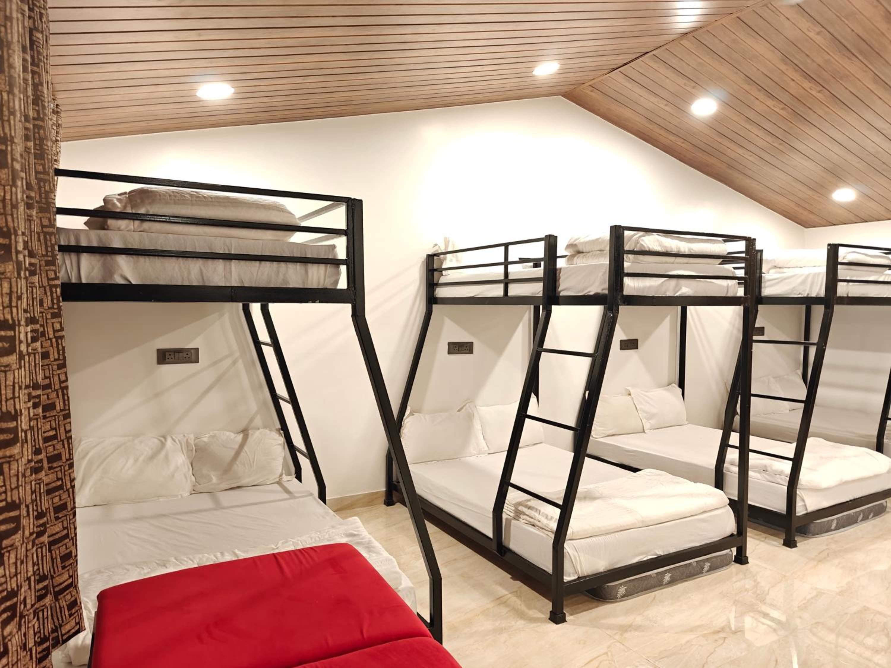 Mixed Dormitory Room