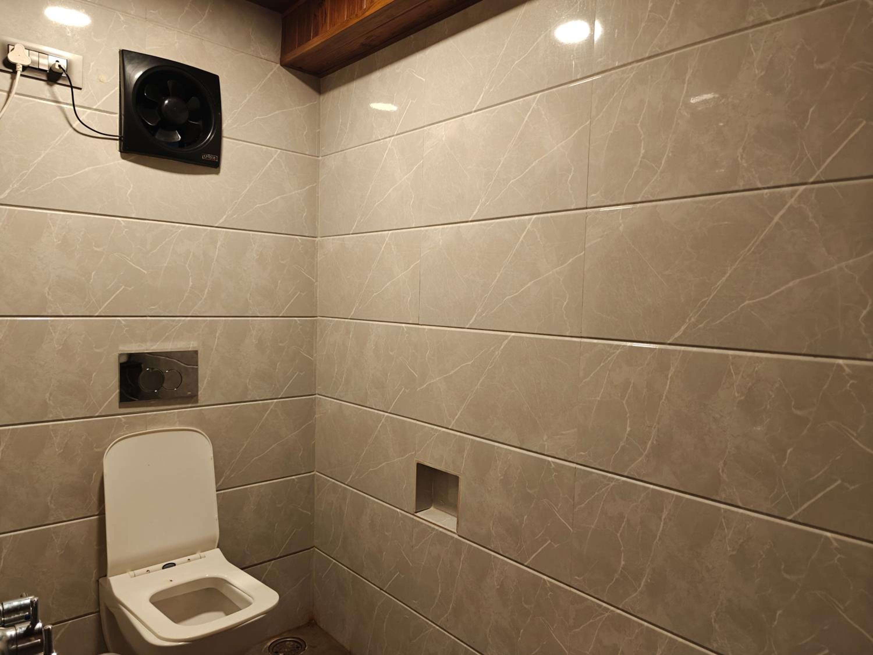 Mixed Dormitory Room photo 3