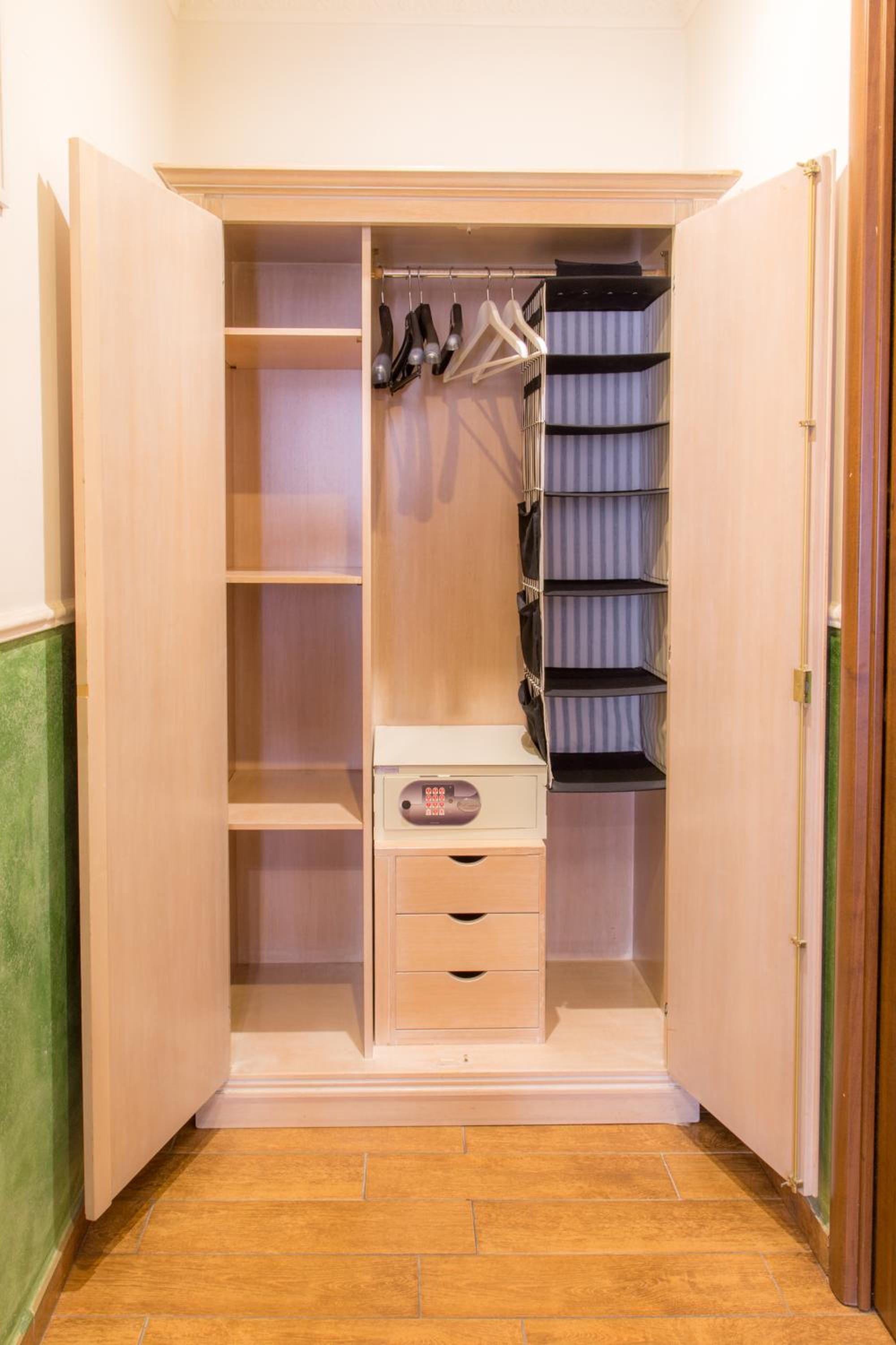Single Room photo 2