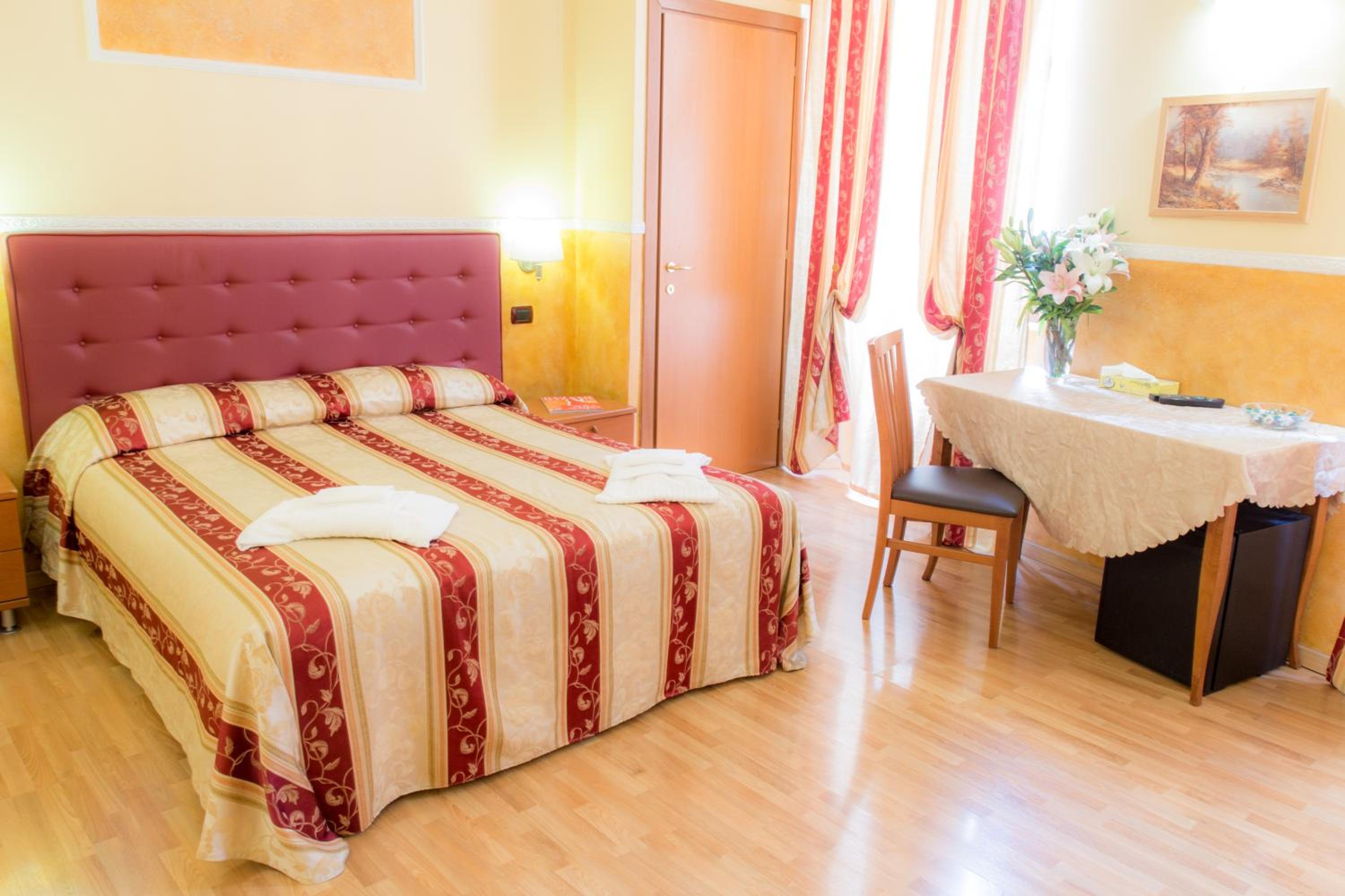 Double or Twin Room photo 1