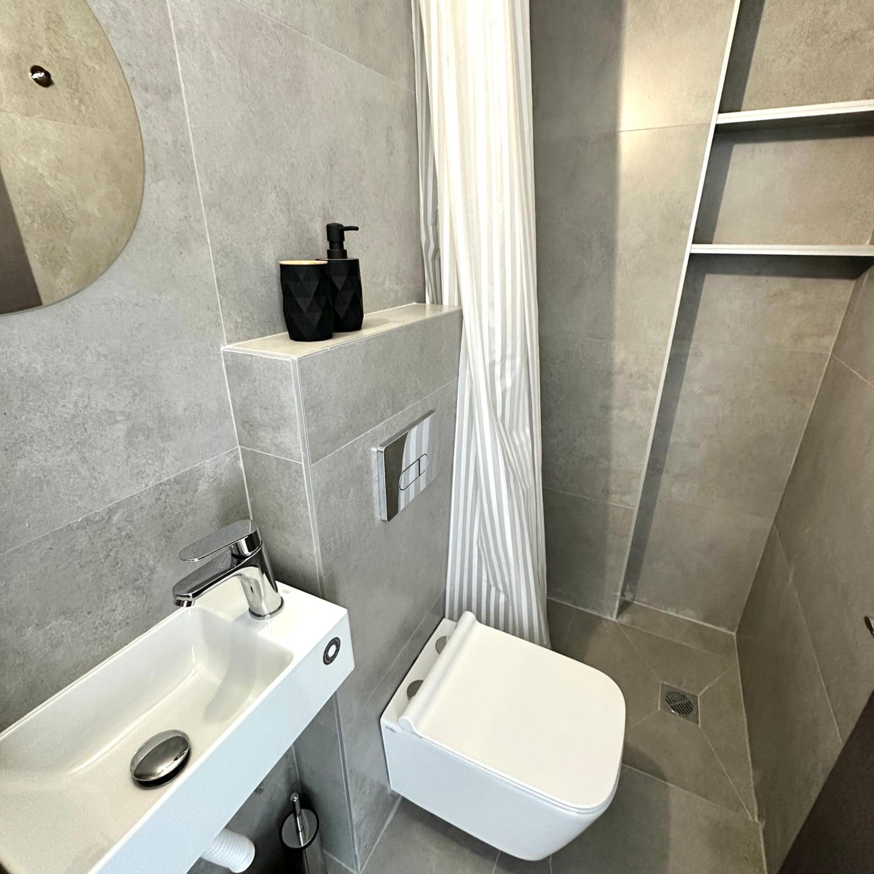 Three-Bedroom Deluxe Apartment photo 2