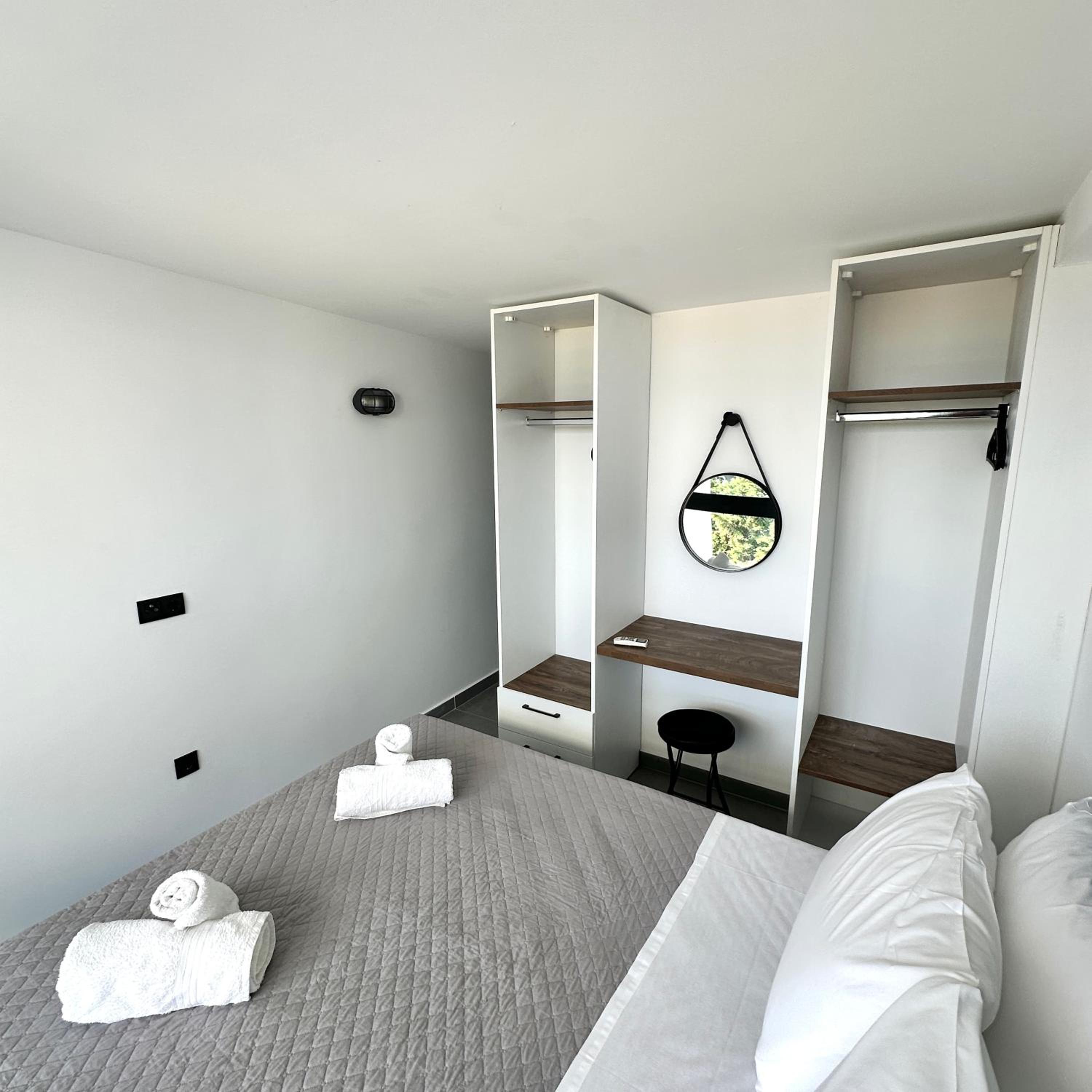 Three-Bedroom Deluxe Apartment