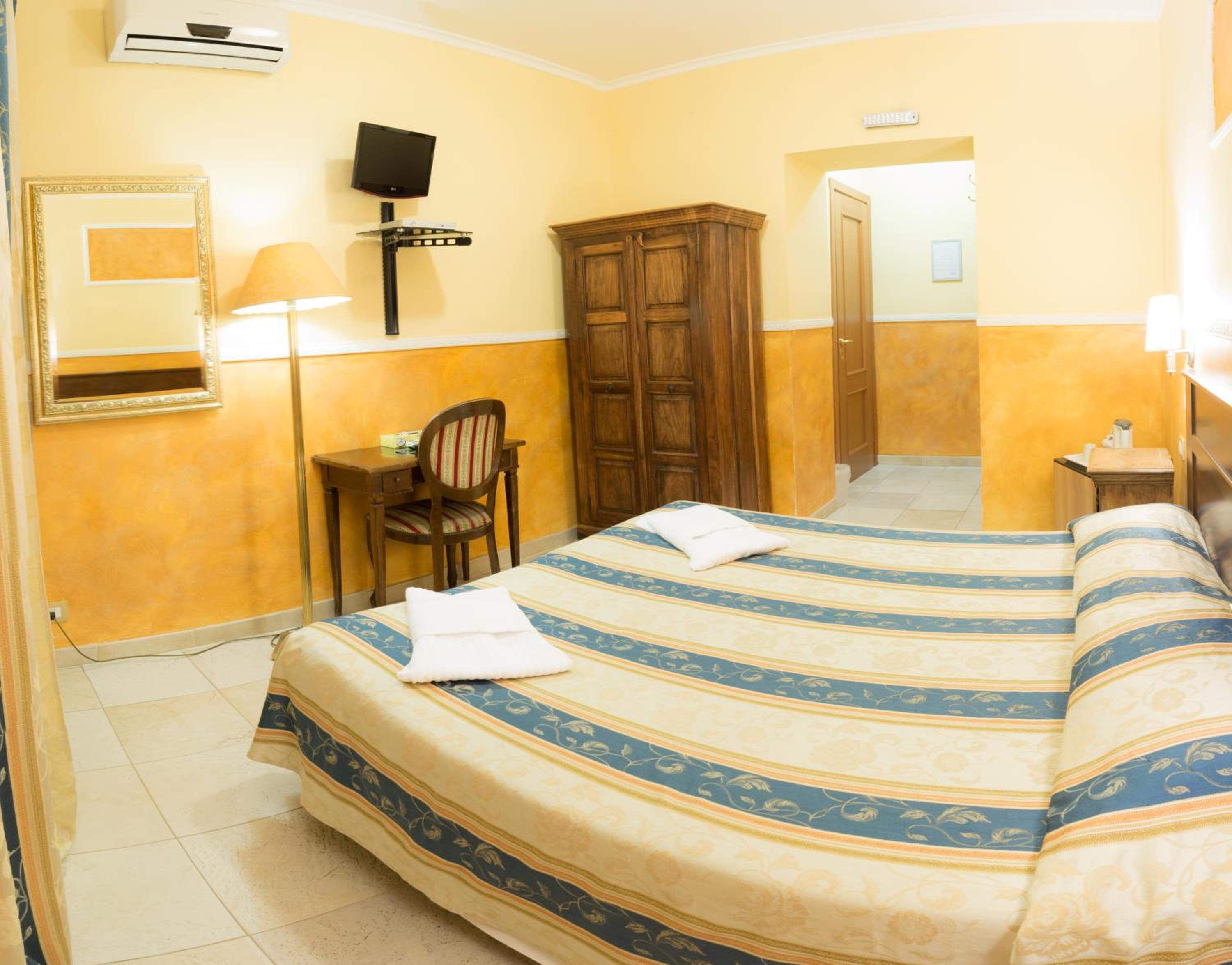 Single Room photo 1
