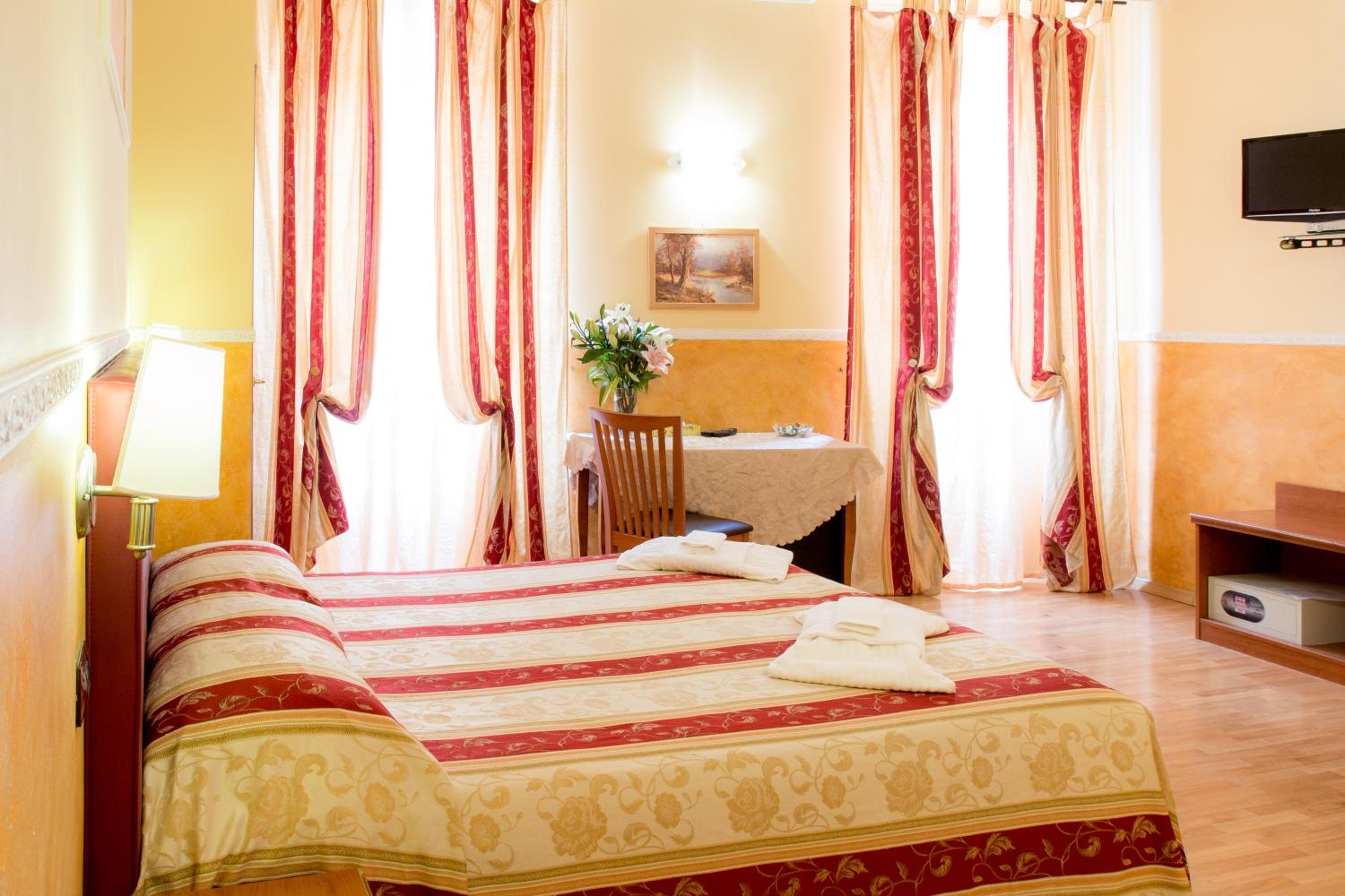 Single Room photo 3