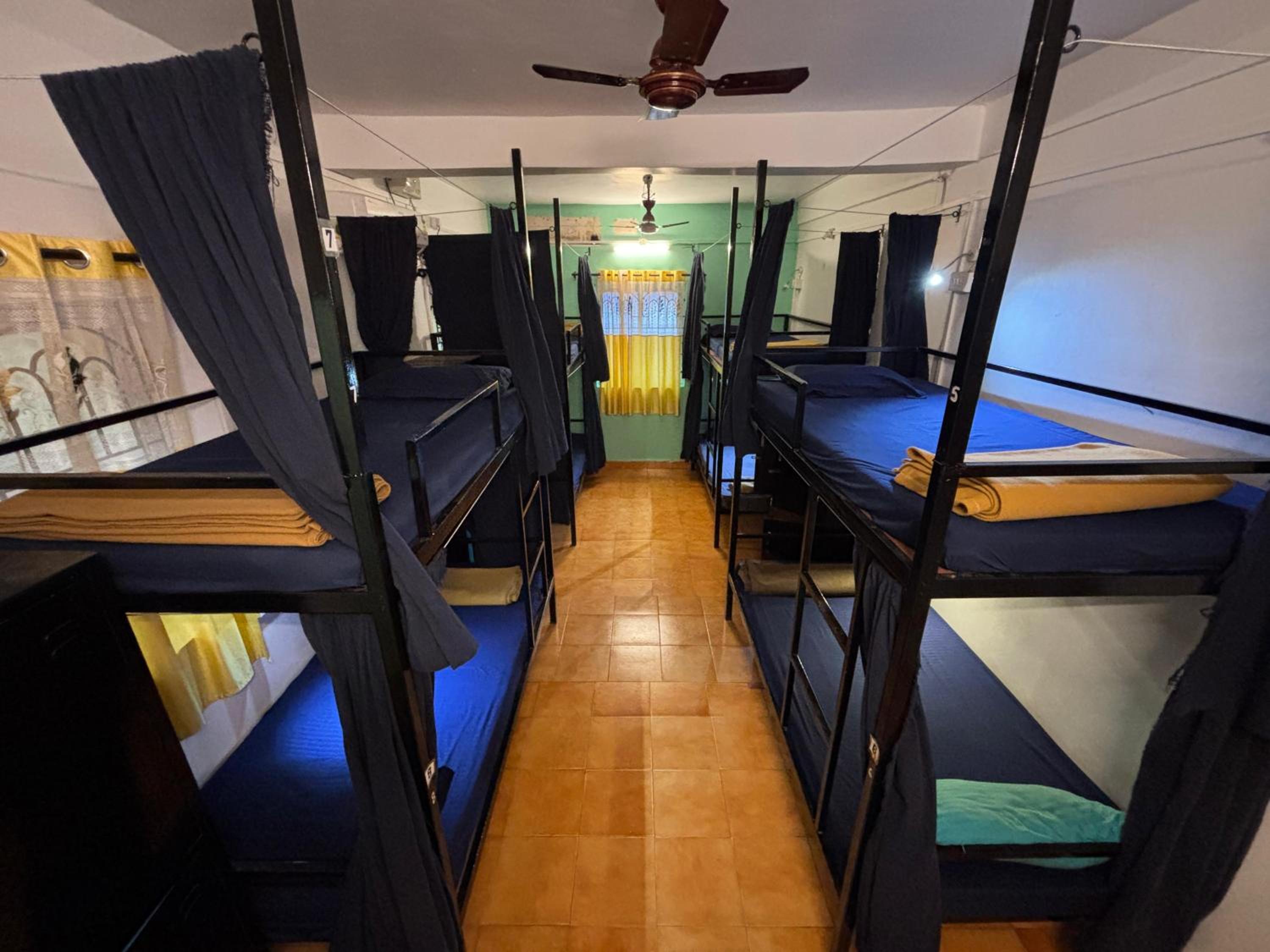 Mixed Dormitory Room photo 1