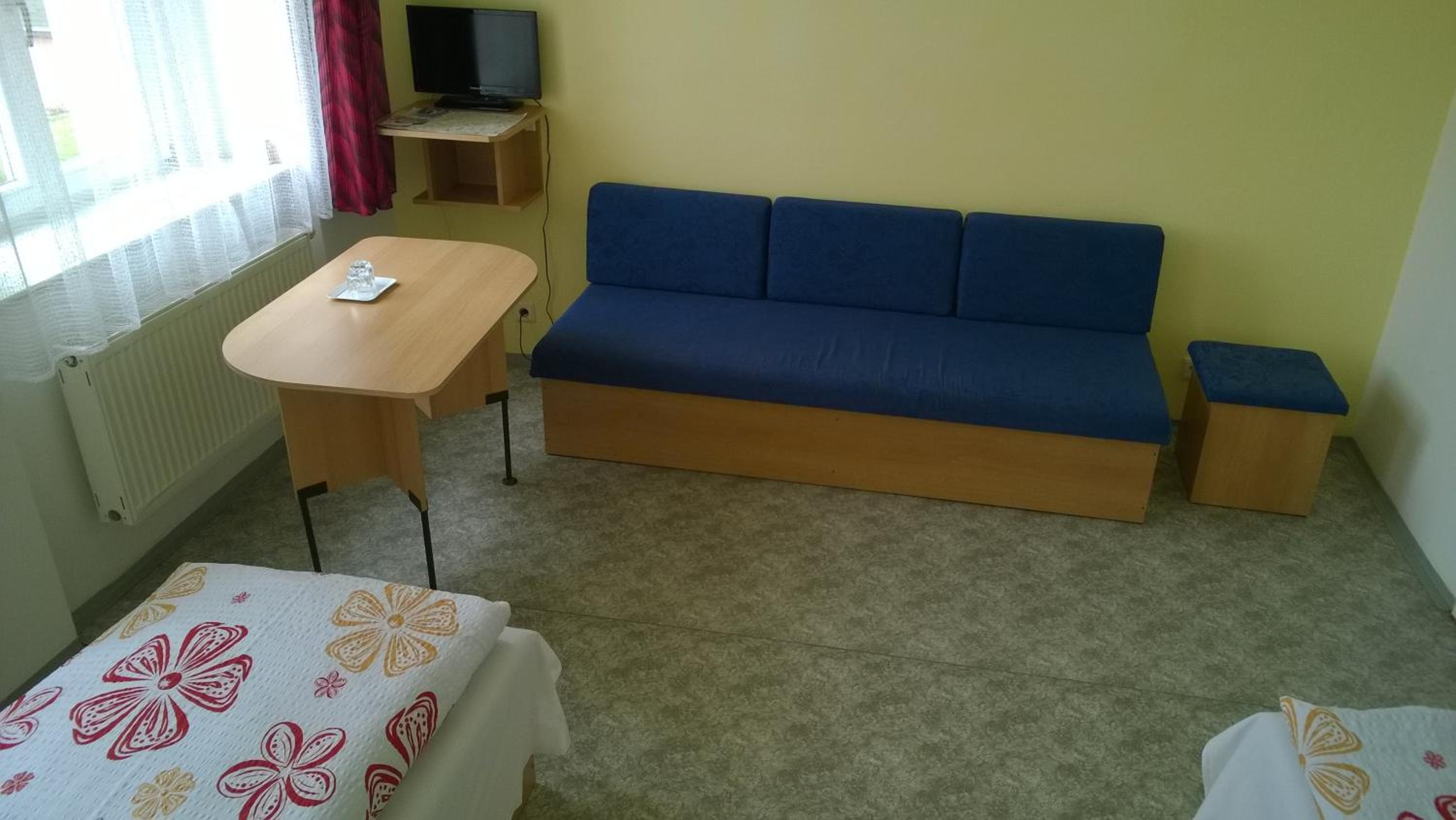 Twin Room - Disability Access photo 2
