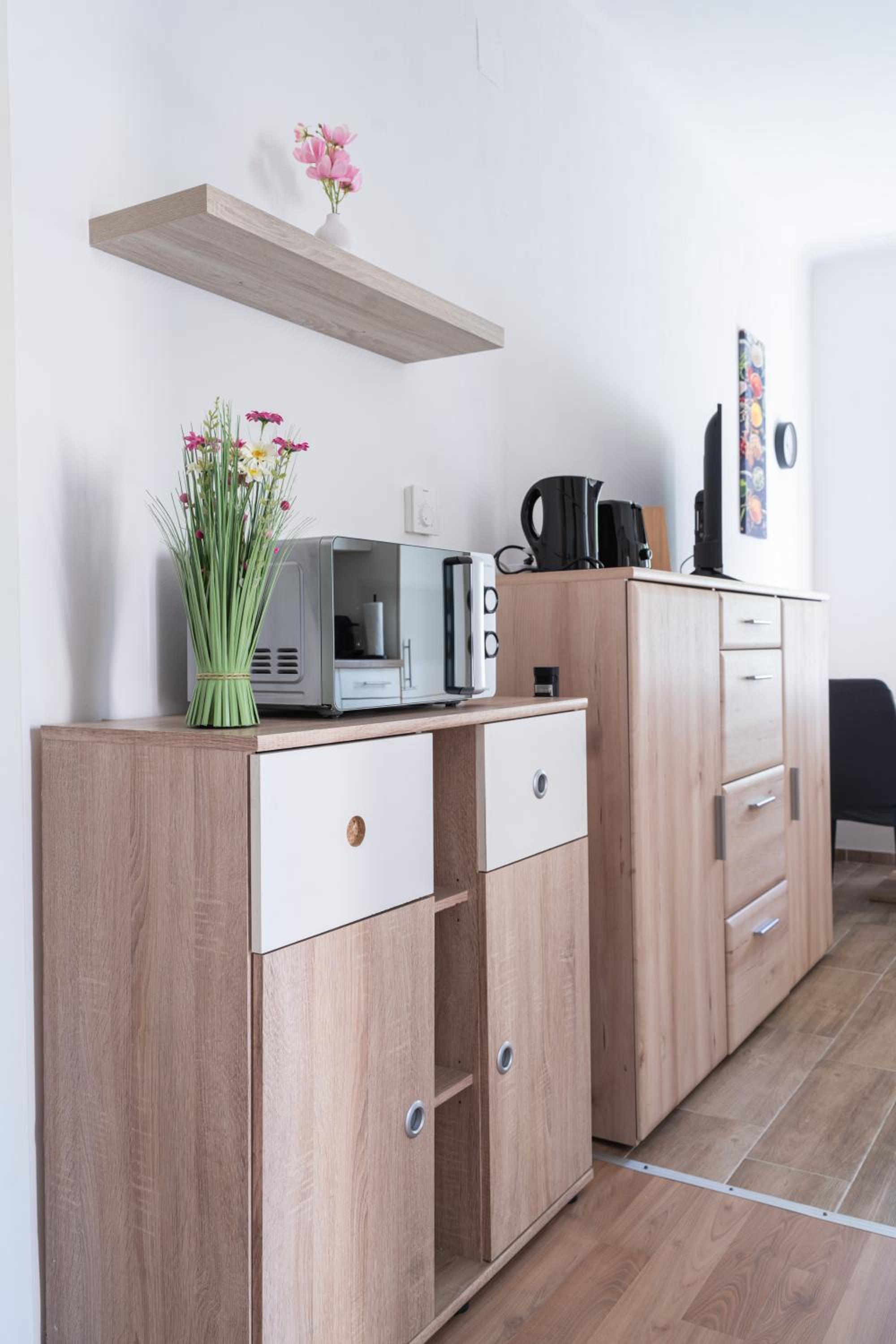 One-Bedroom Apartment with Terrace photo 1