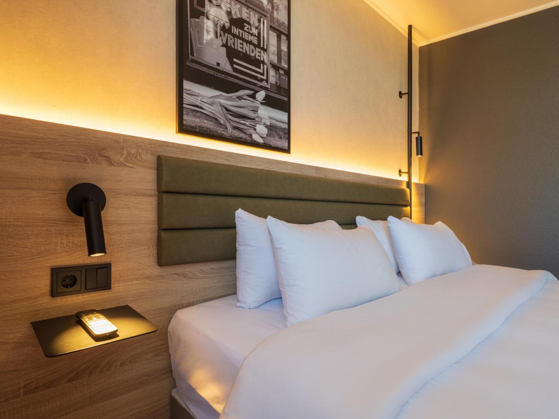 Superior Room - 1 King Bed - Photo 2