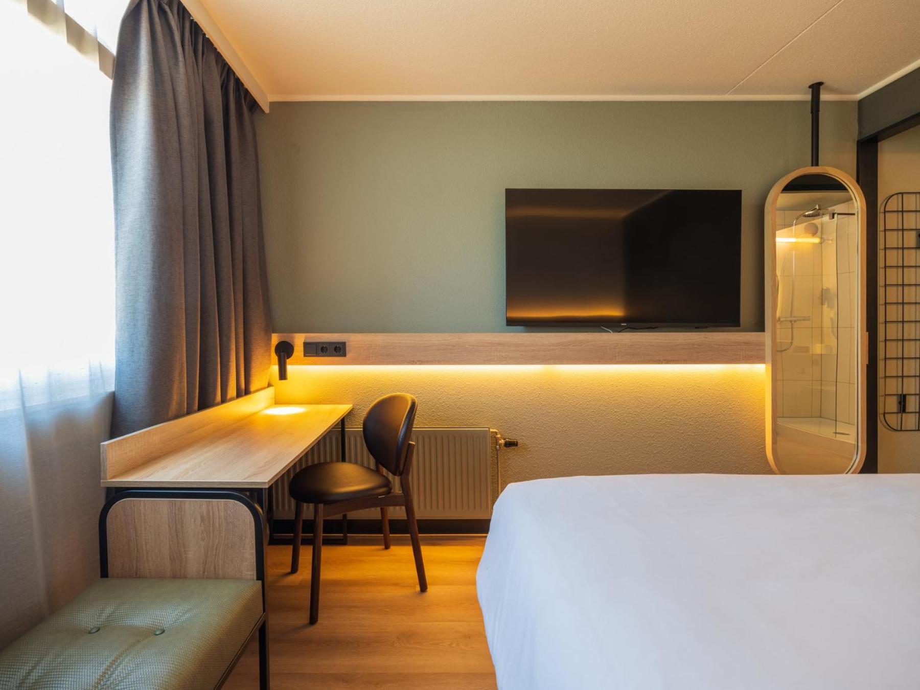 Standard Room - 1 Queen Bed - Photo 3