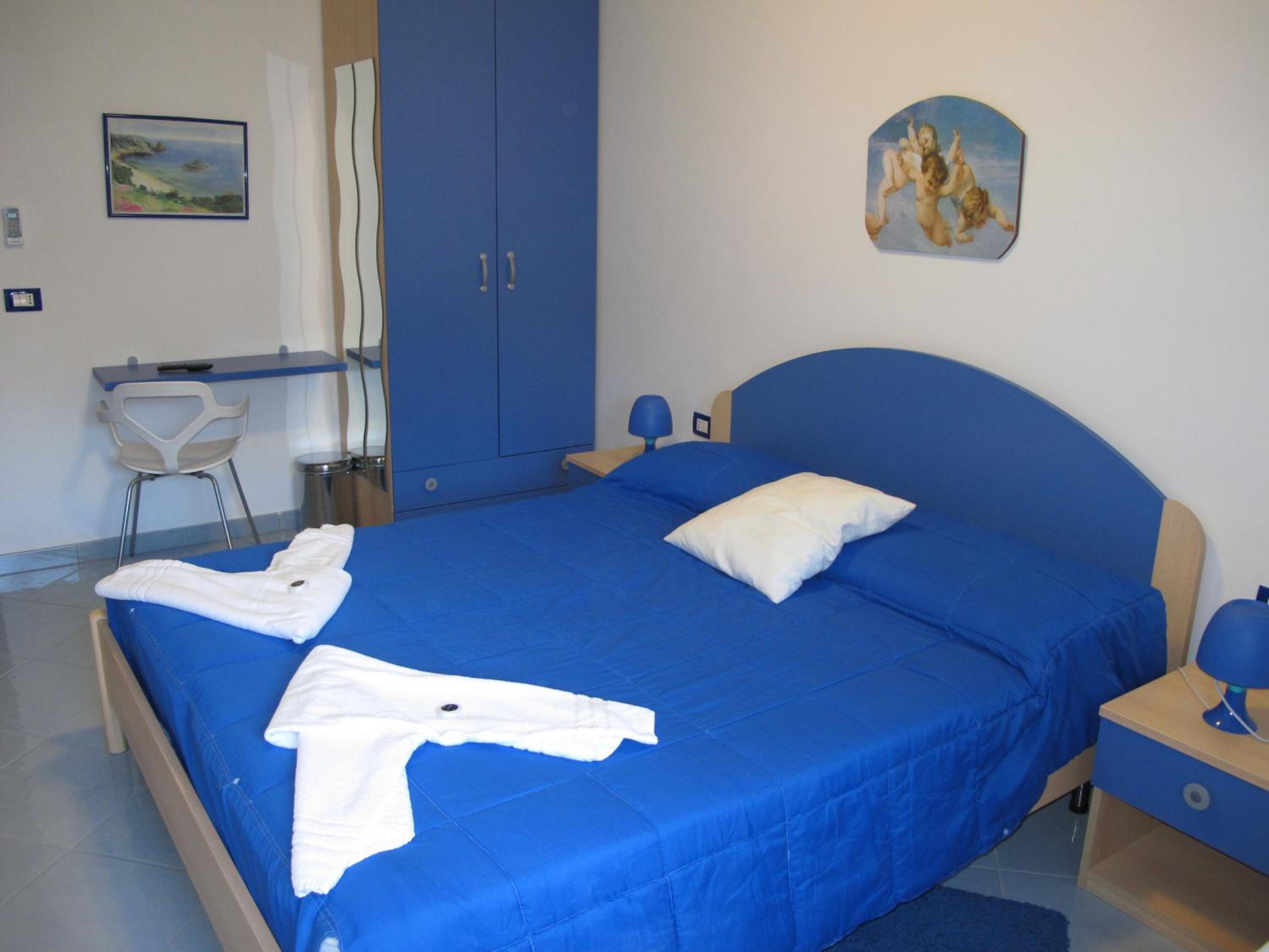 Economy Double Room photo 3