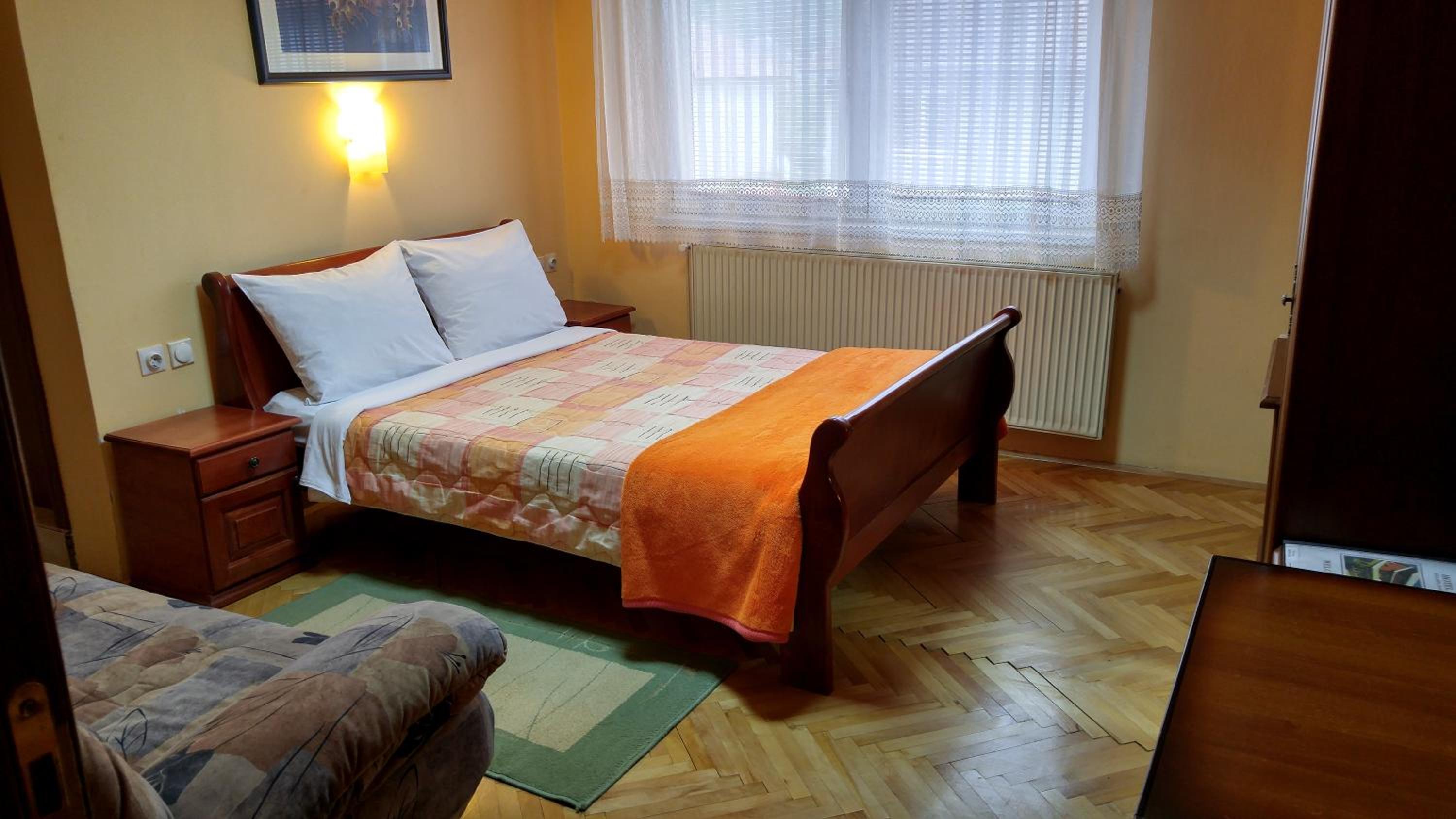 Double Room - Photo 5
