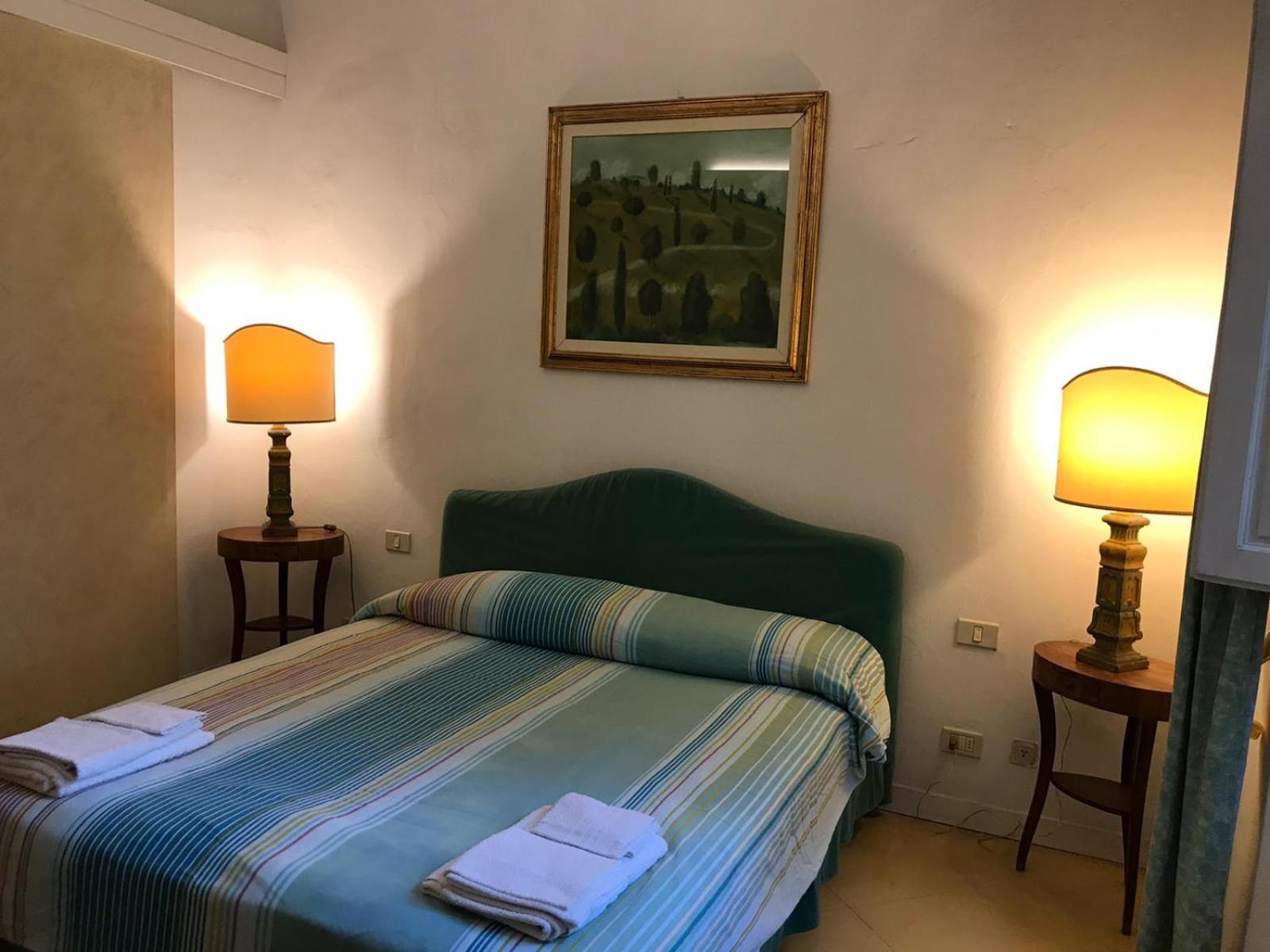 Deluxe One-Bedroom Apartment