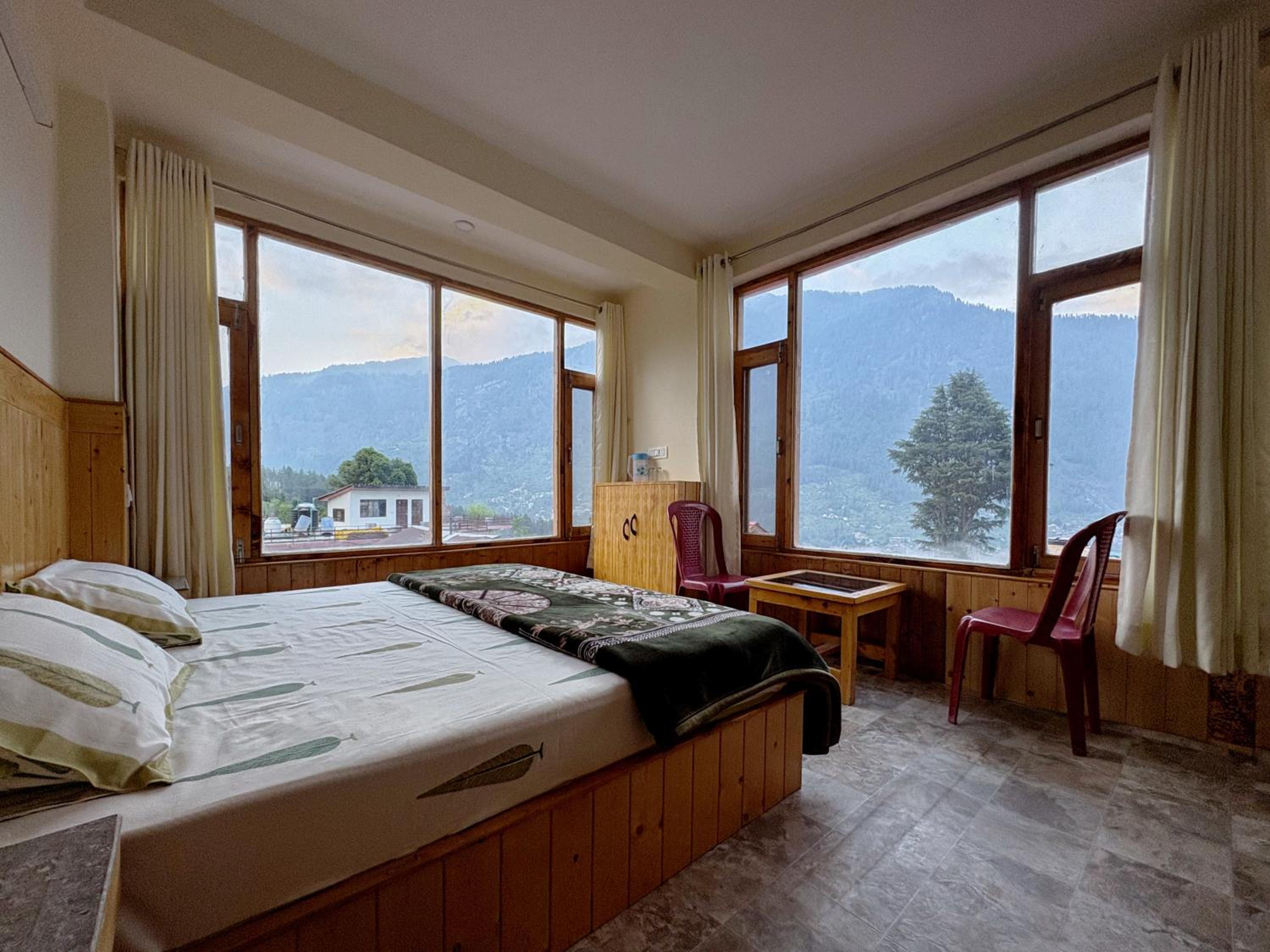 King Room with Mountain View