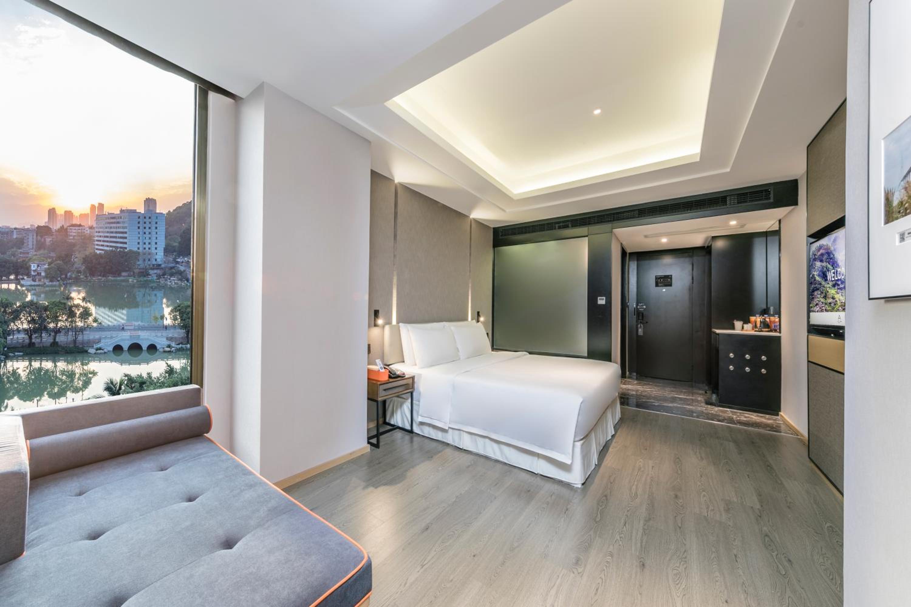 Jimu Double Room with Lake View