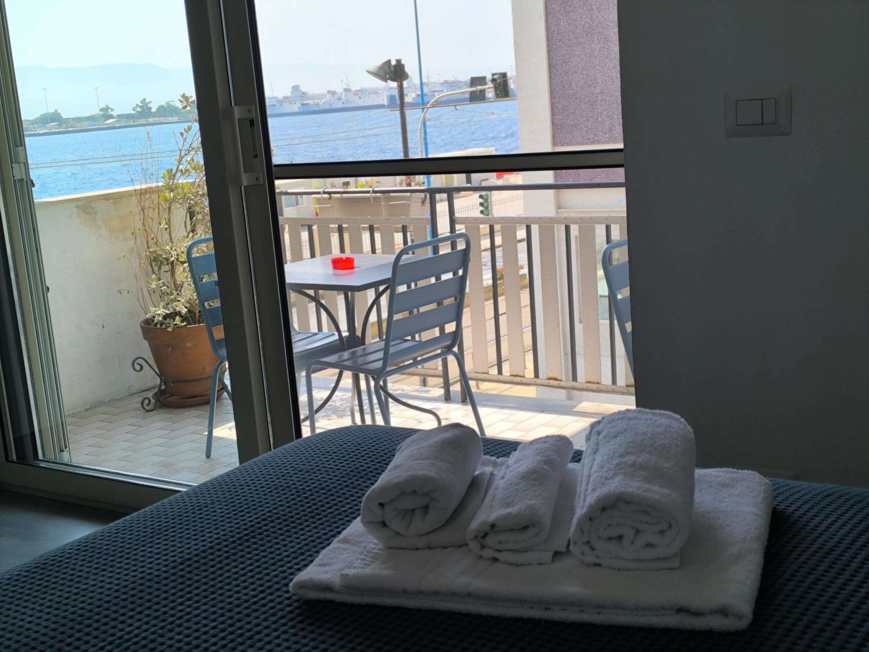 Deluxe Double Room with Balcony and Sea View