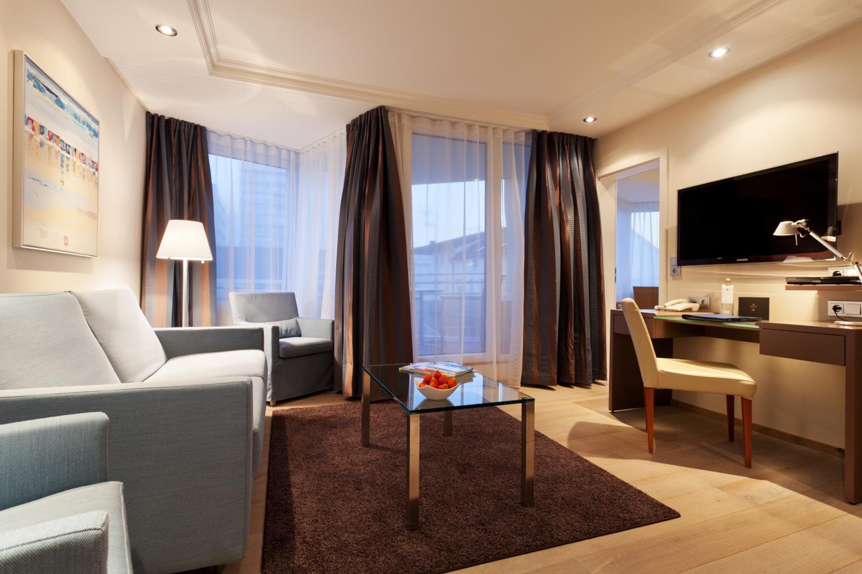 One-Bedroom Suite photo 2