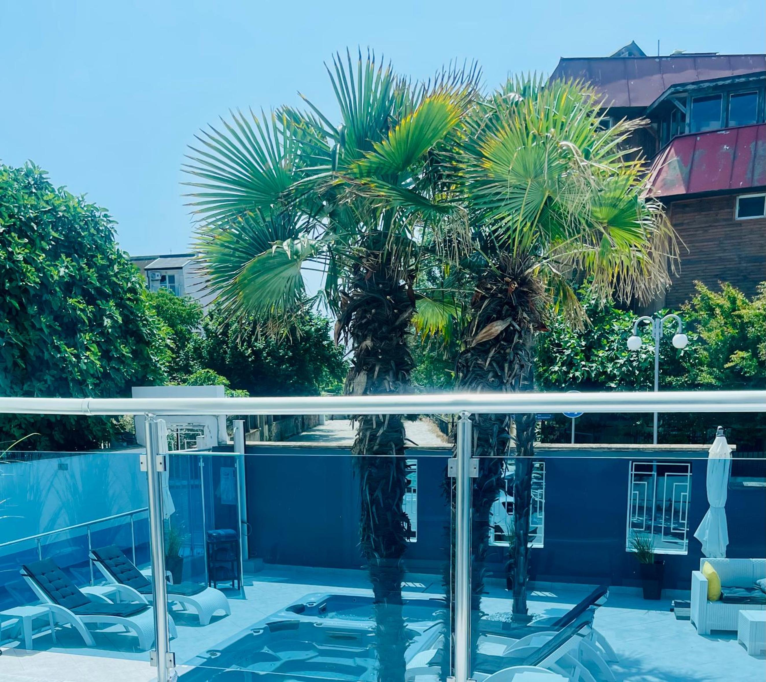 Double Room with Pool View photo 2