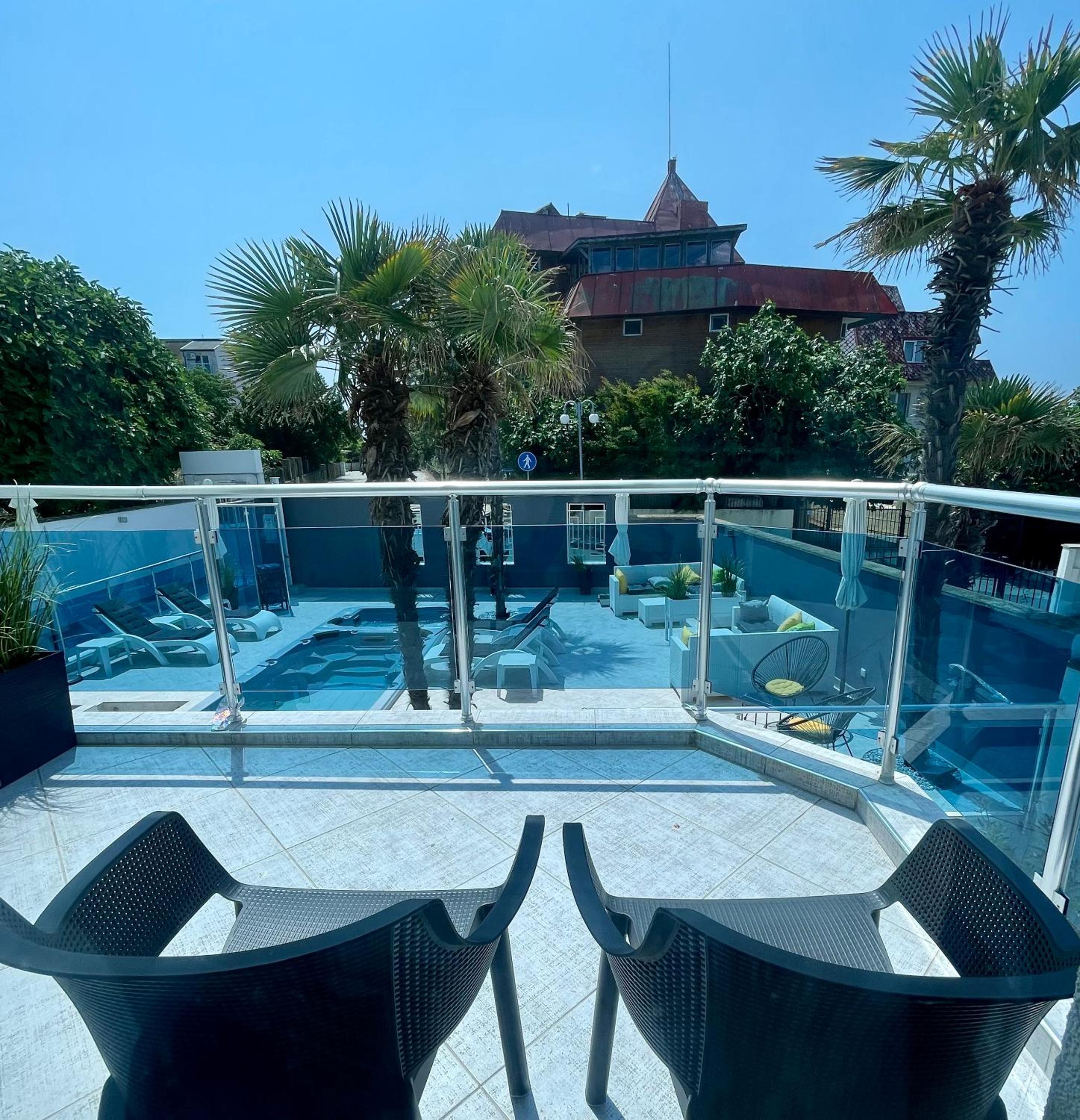 Double Room with Pool View photo 1