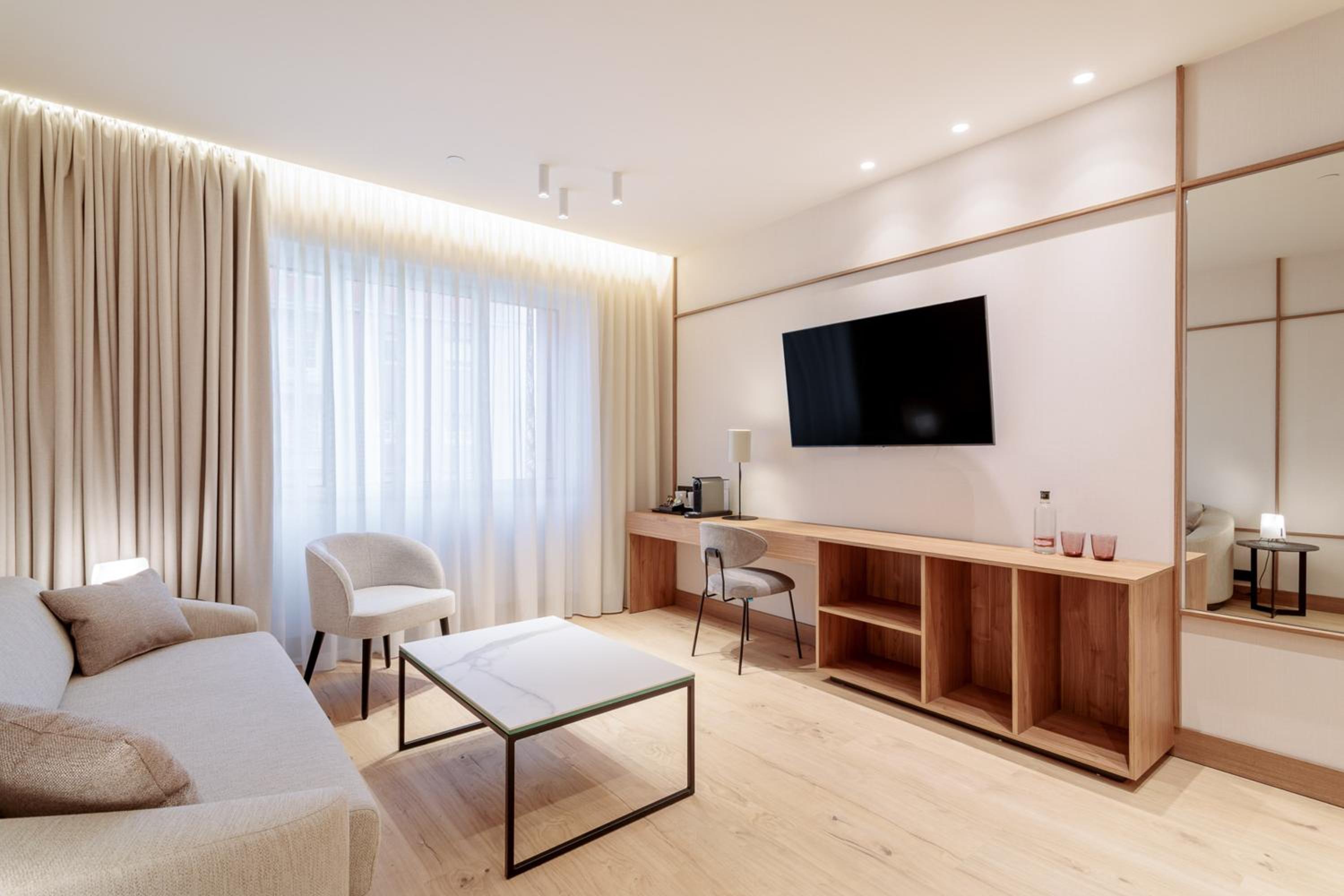 Master Junior Suite - Photo 4