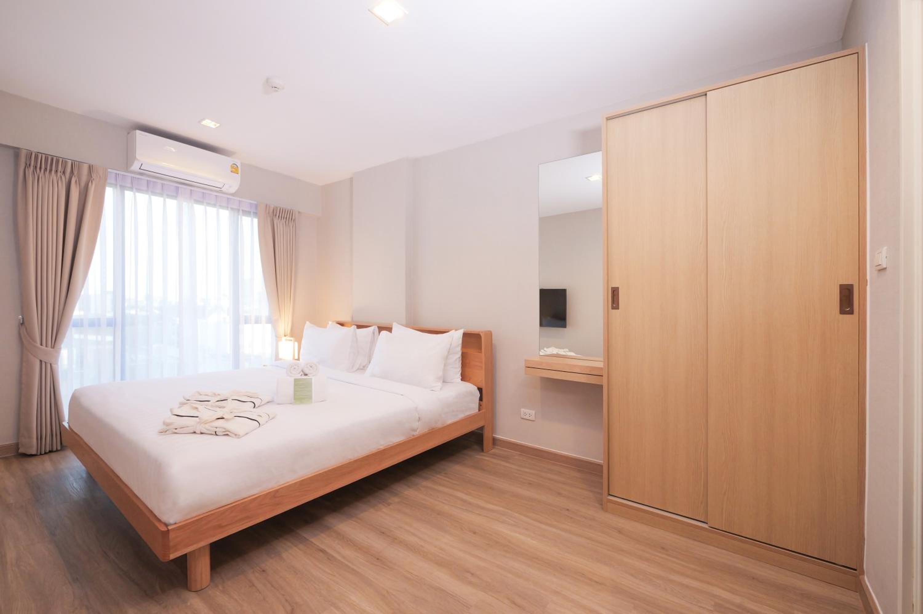 Minimal Two Bedroom Family Executive Suite photo 2