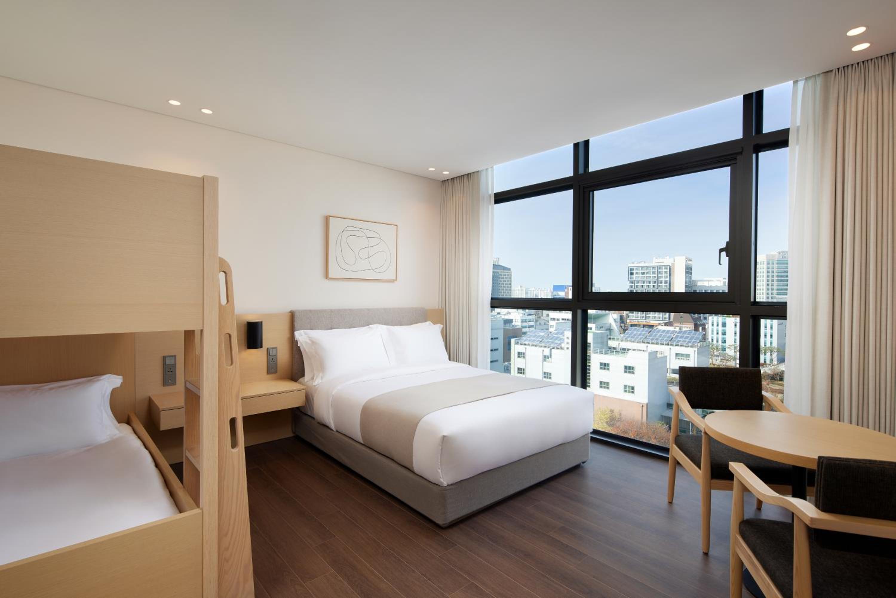 [Morning Joy for Family] Standard Bunker Room + Breakfast for 2 + Free Child Breakfast for 1