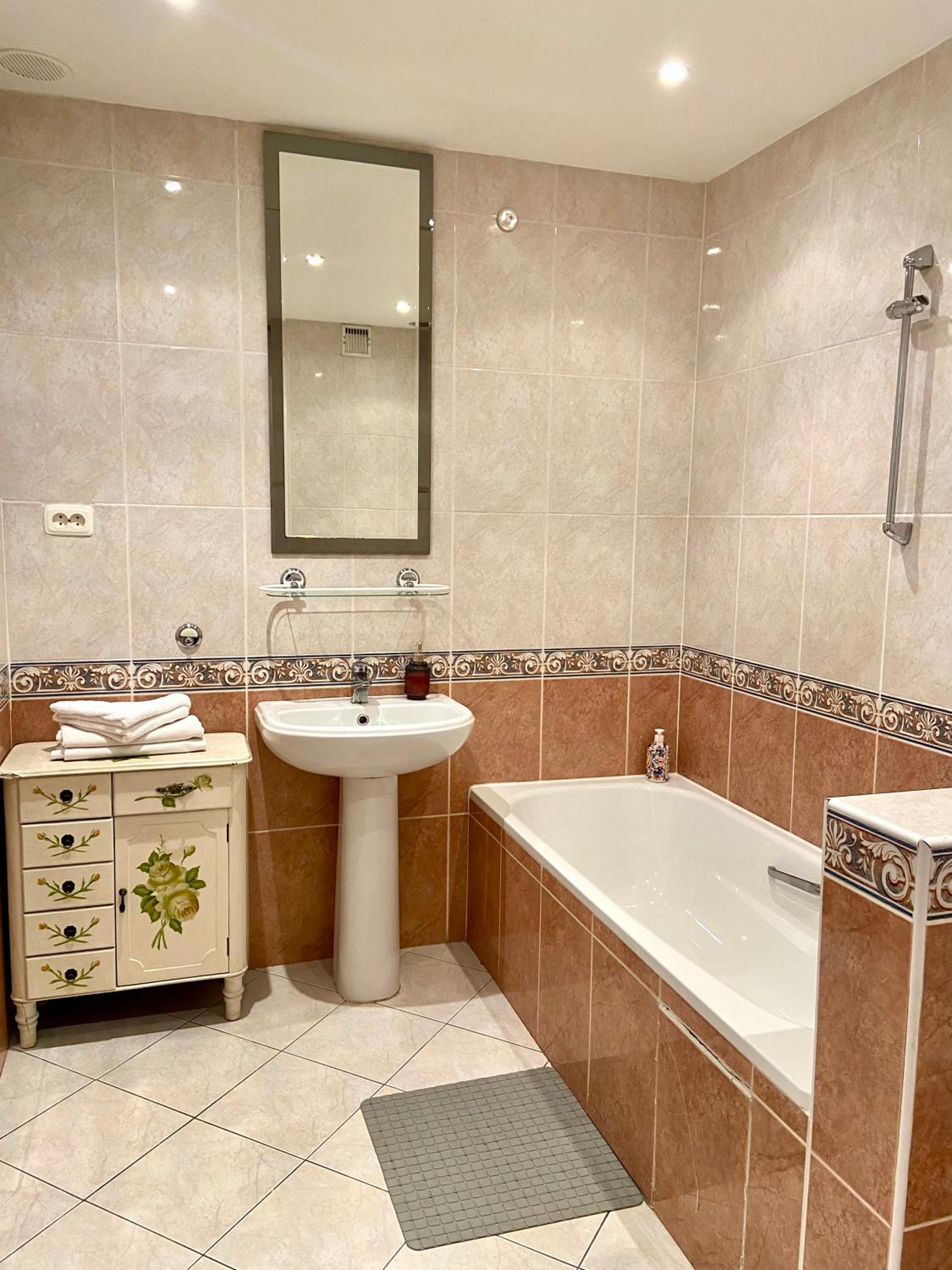 Large Double Room photo 1