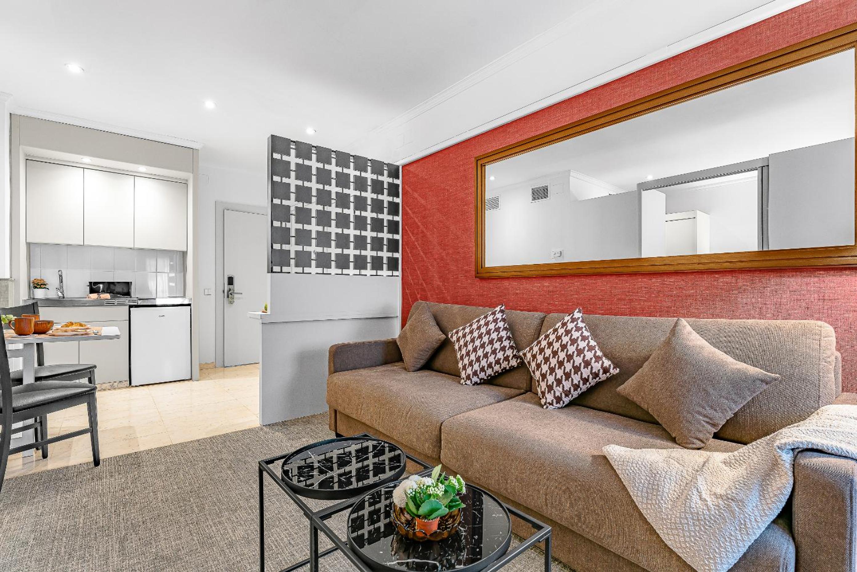 Superior Suite with Kitchenette photo 3