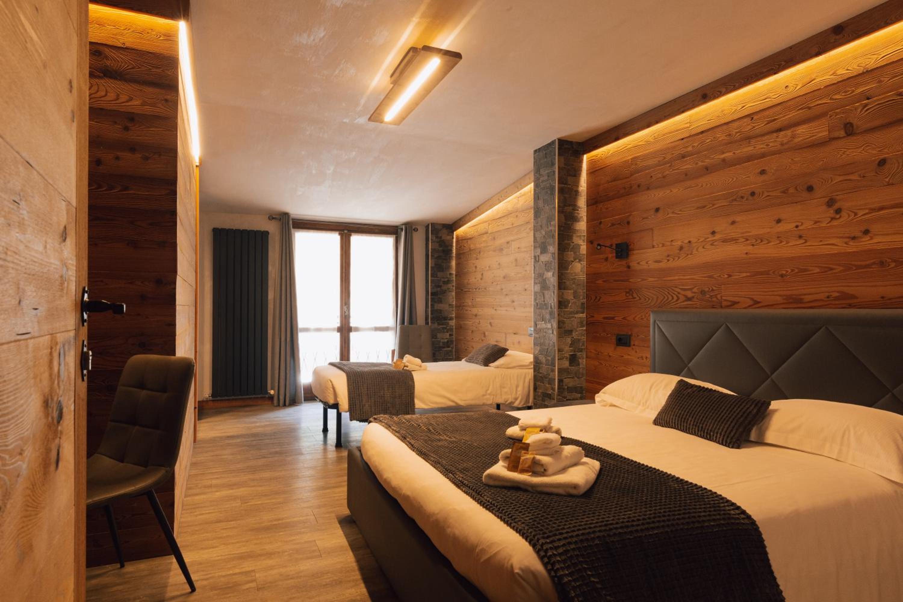 King Room with Balcony photo 1
