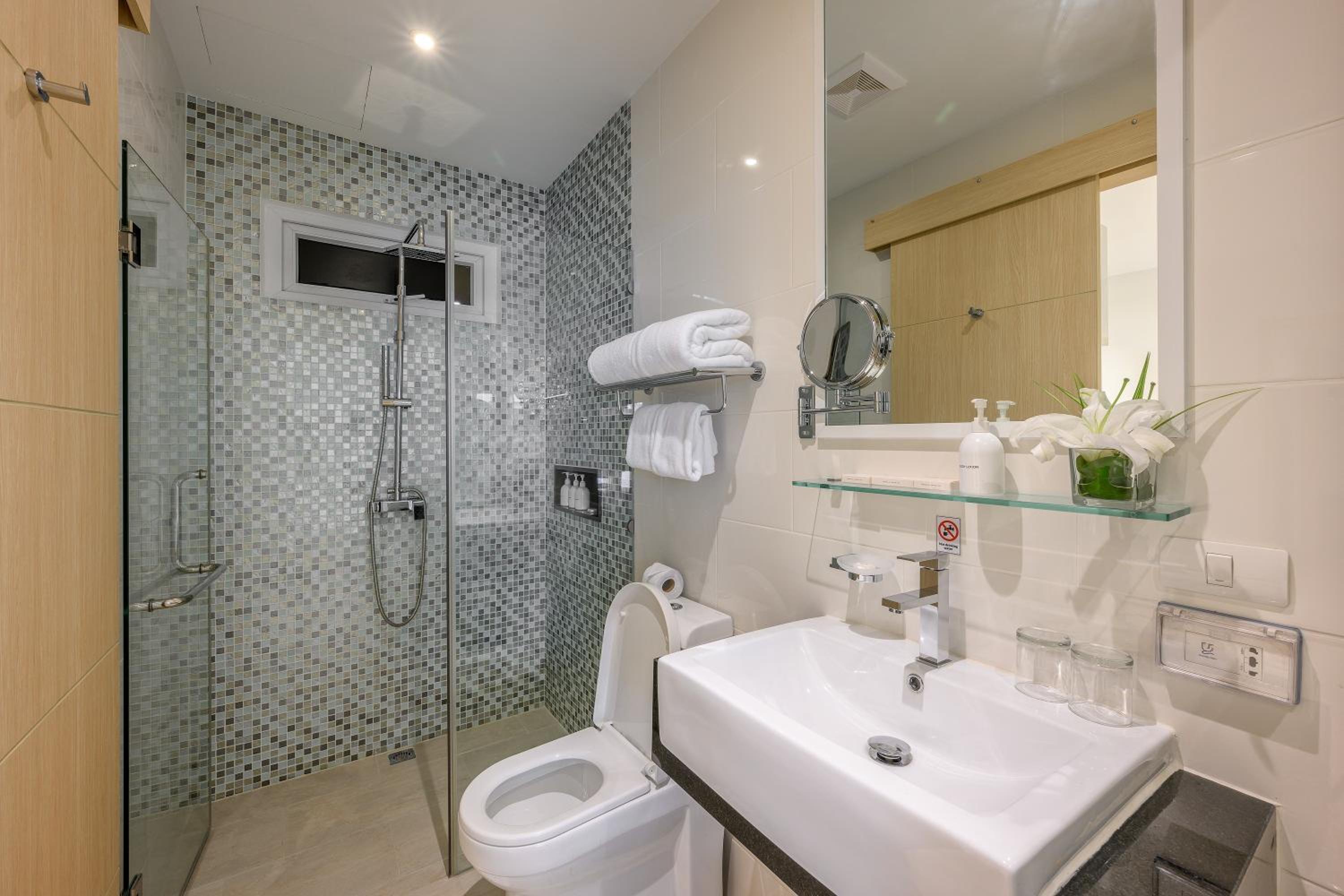 Deluxe Double Room with Balcony photo 2