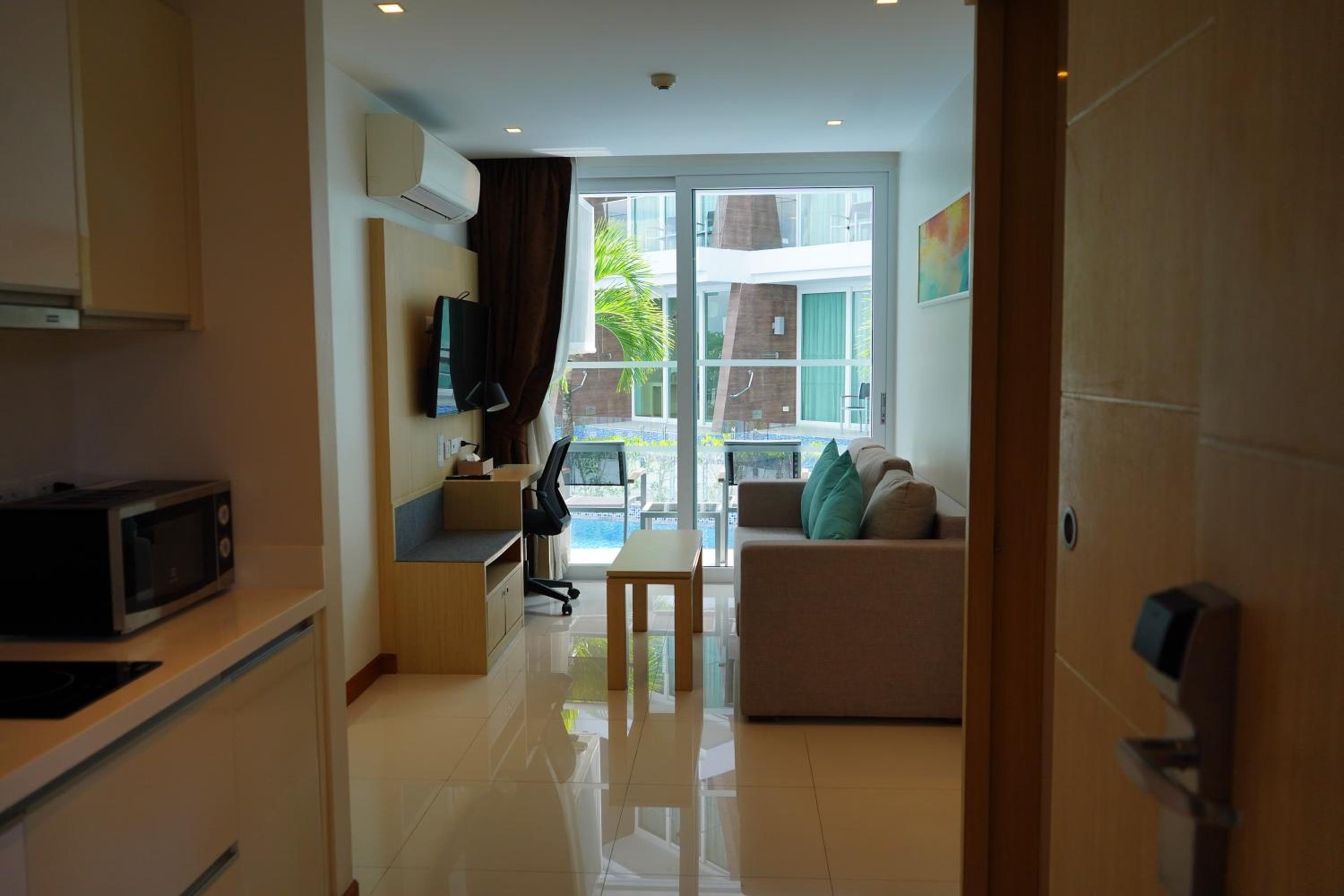 Superior With Pool Access - Twin Bed - Photo 1