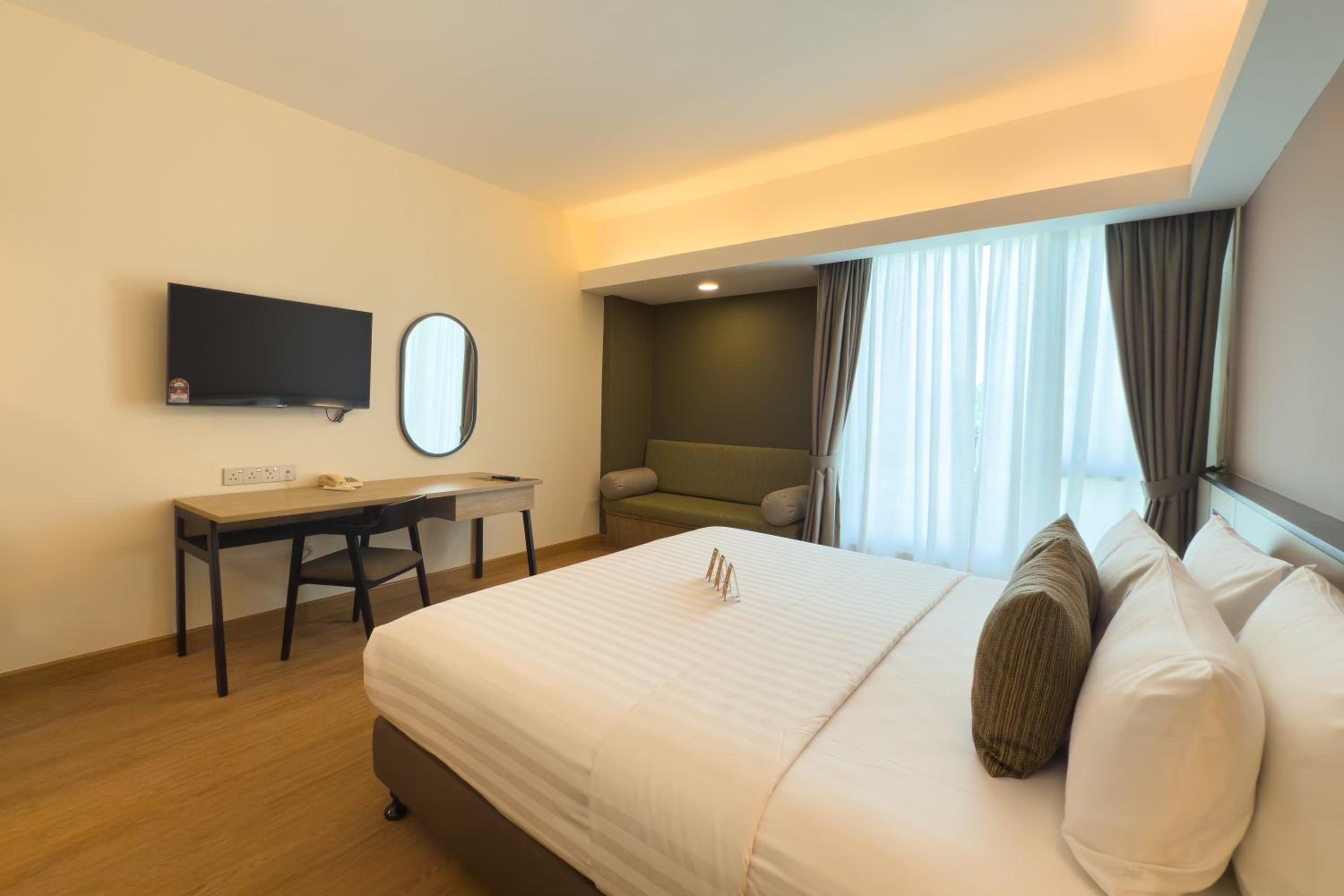 Deluxe King Room photo 3
