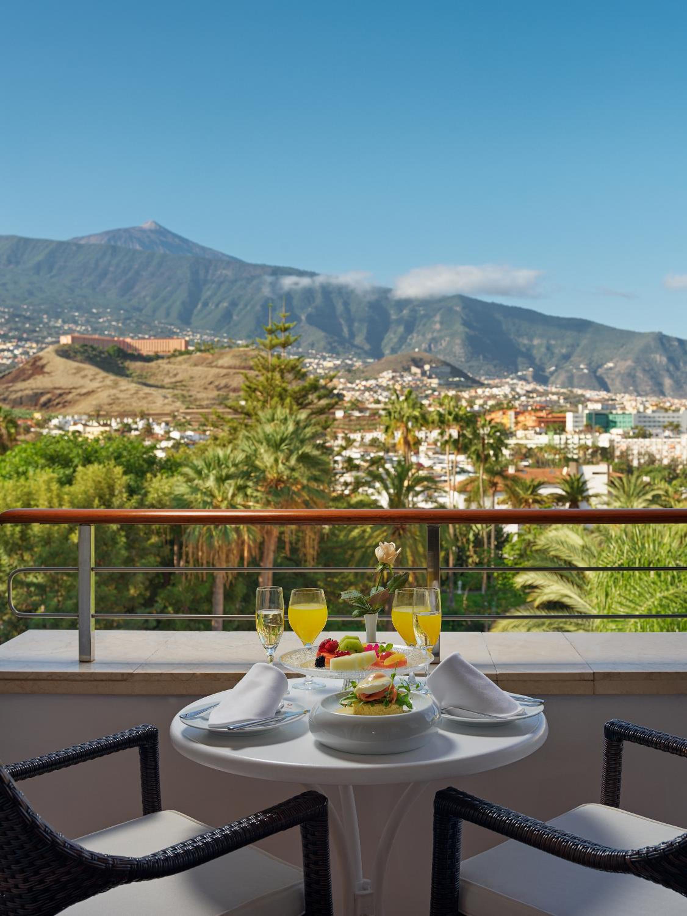 Deluxe Double with Mountain View (1+1)