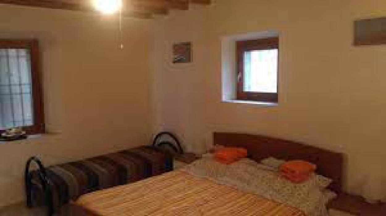 Family Room with Private Bathroom photo 3