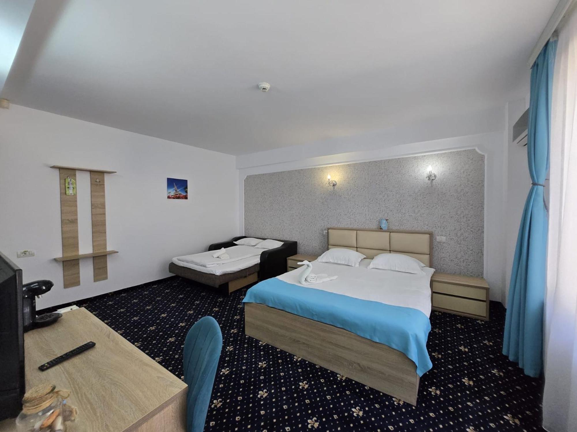 Comfort Triple Room