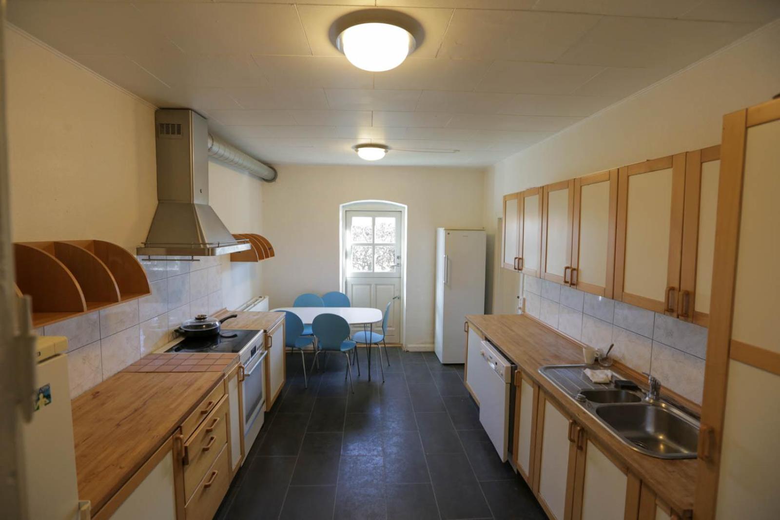 Standard Twin Room with Shared Bathroom photo 2