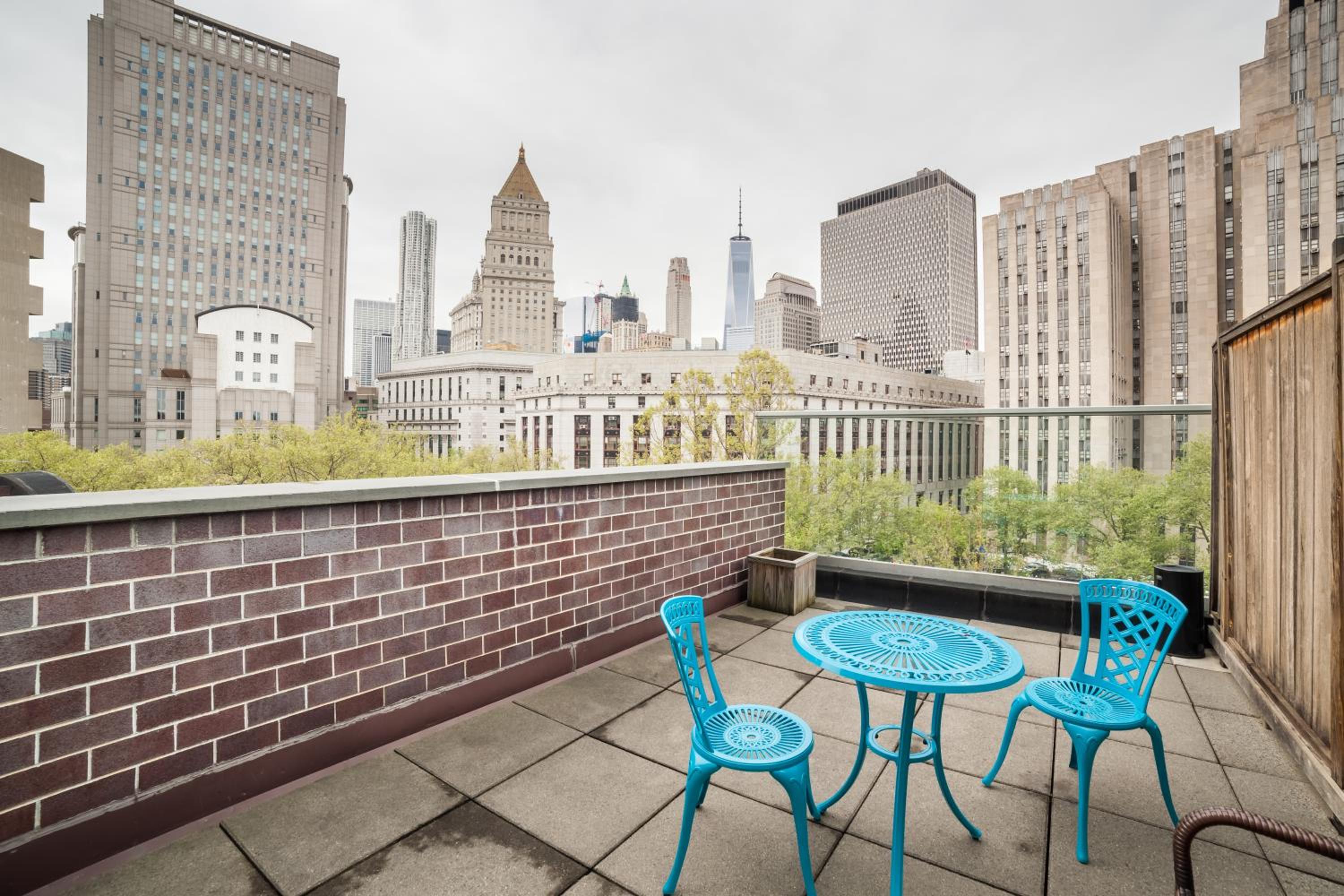 Deluxe King Room with Balcony photo 3