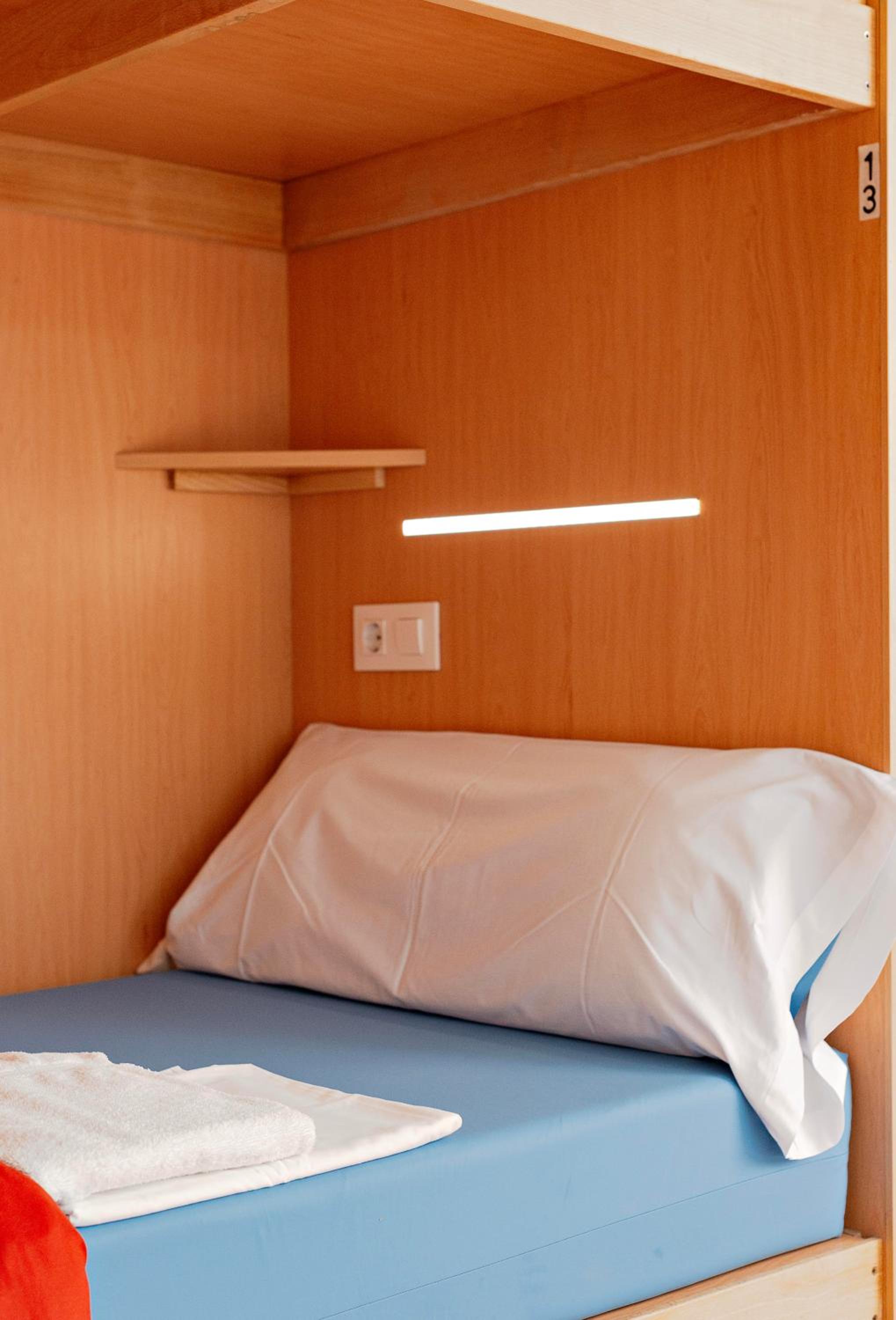 Bunk Bed in Mixed Dormitory Room