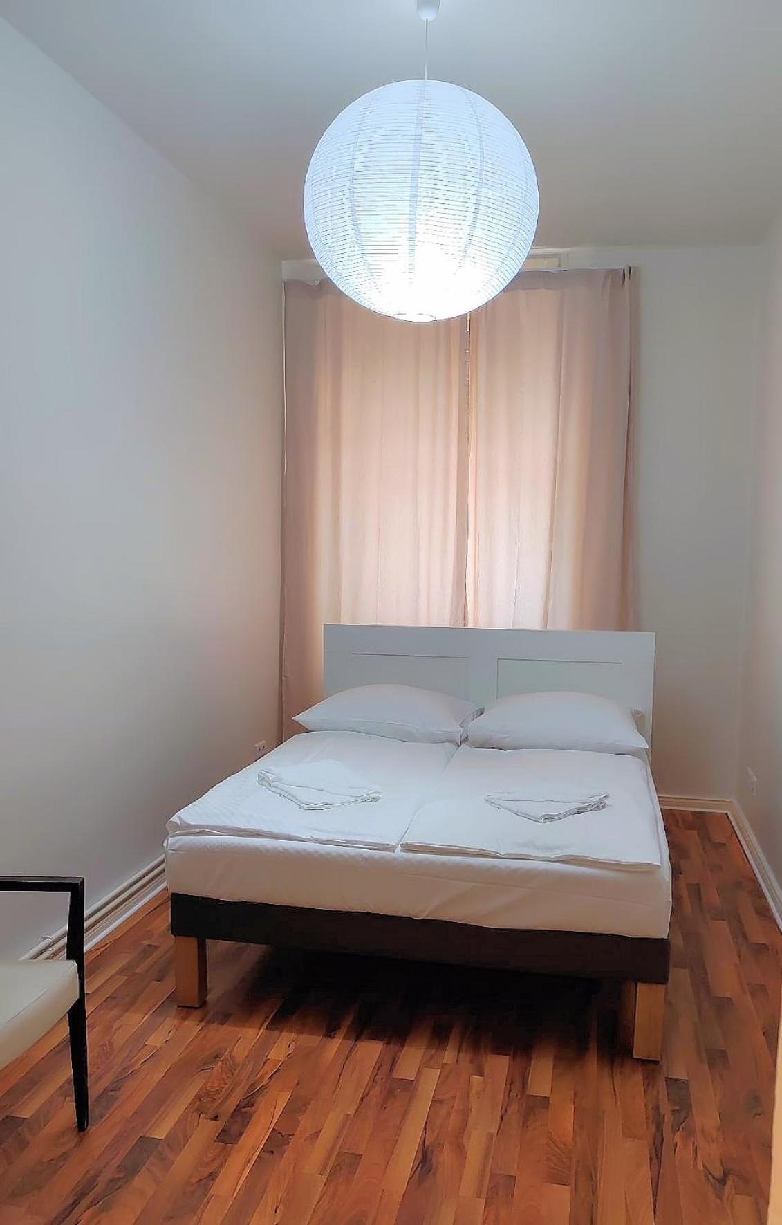 One-Bedroom Standard Apartment photo 1