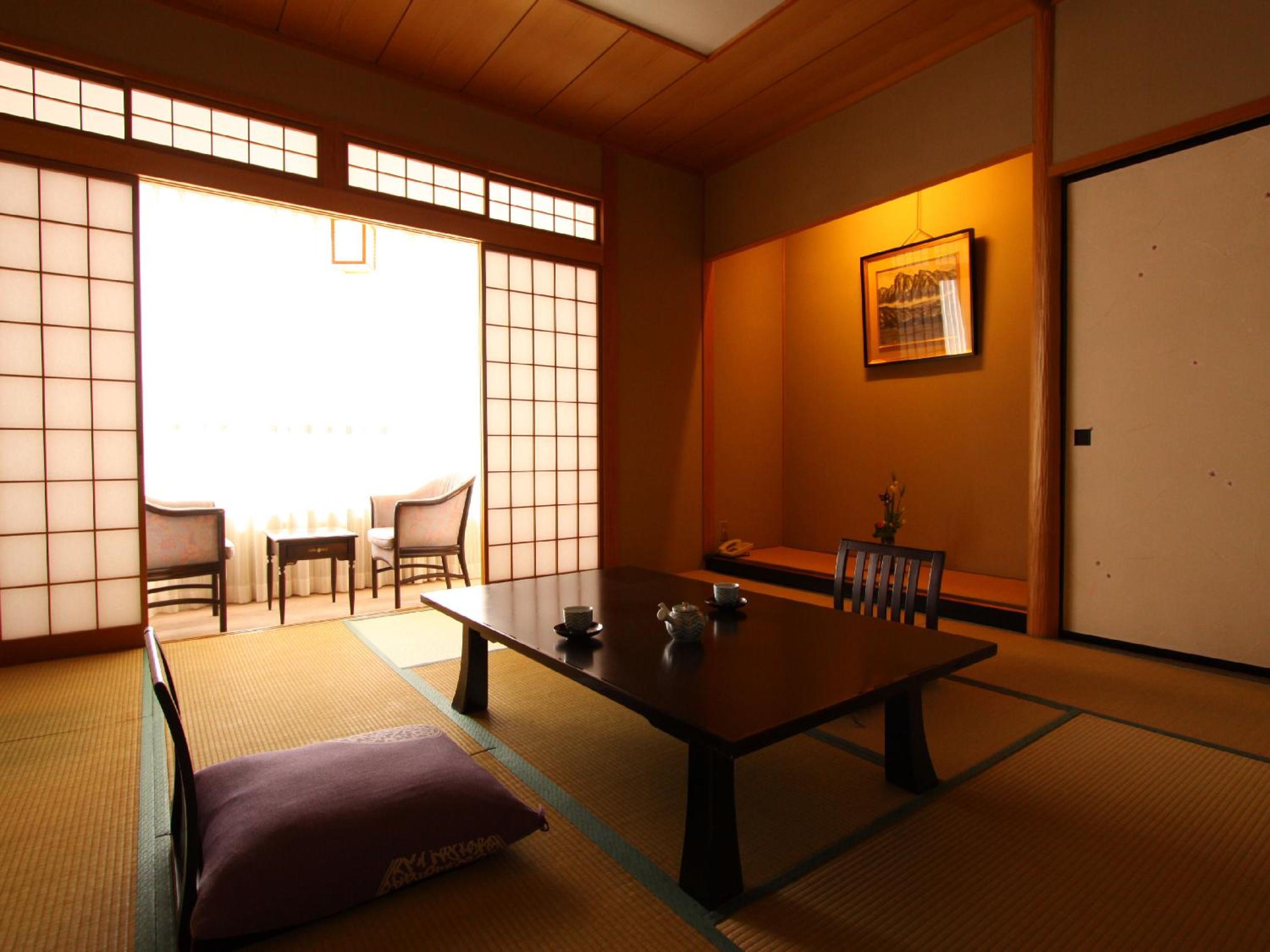 Japanese-Style Room with River View photo 3