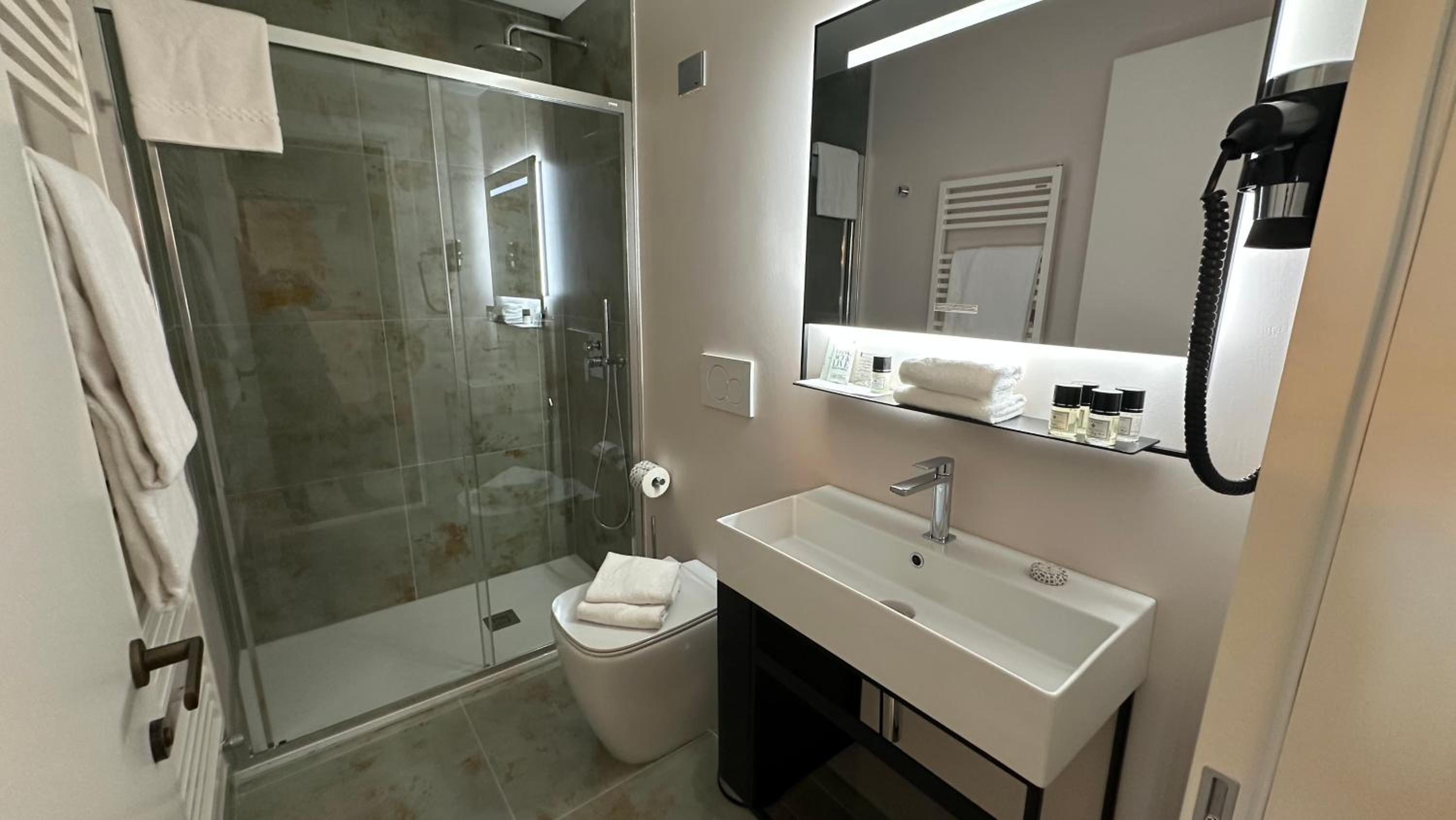 Deluxe Double Room with Partial Grand Canal View photo 1